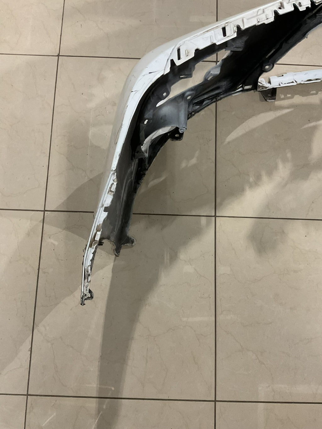 Front Bumper Cover White Toyota Camry SE XSE 2018 2019 52119+06e20 OEM