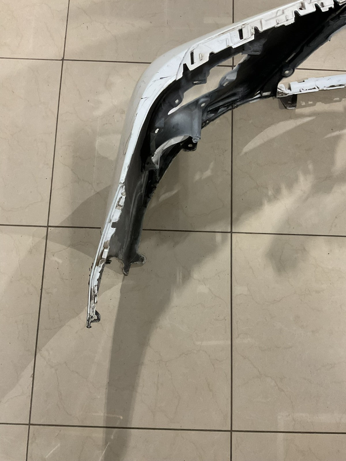Front Bumper Cover White Toyota Camry SE XSE 2018 2019 52119+06e20 OEM