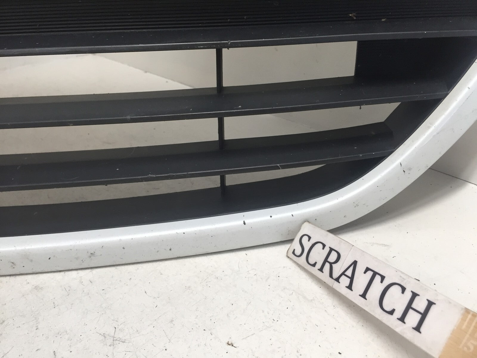 Grille  Grill Hyundai Veloster Turbo  13-17 86561-2V500 OEM