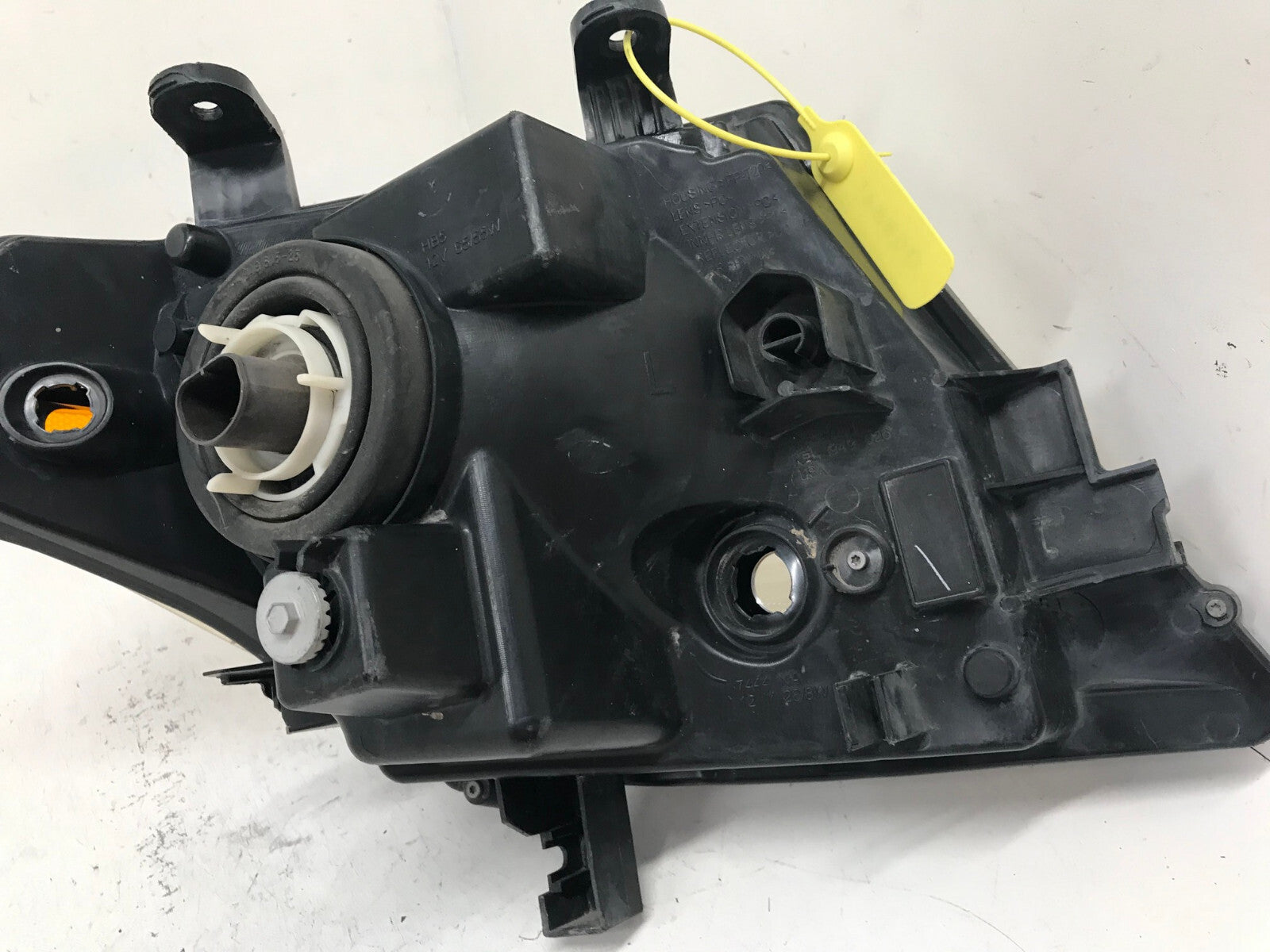 Headlight Damaged Driver LH Nissan Frontier Pickup Truck 09-2019 26060ZL40A OEM