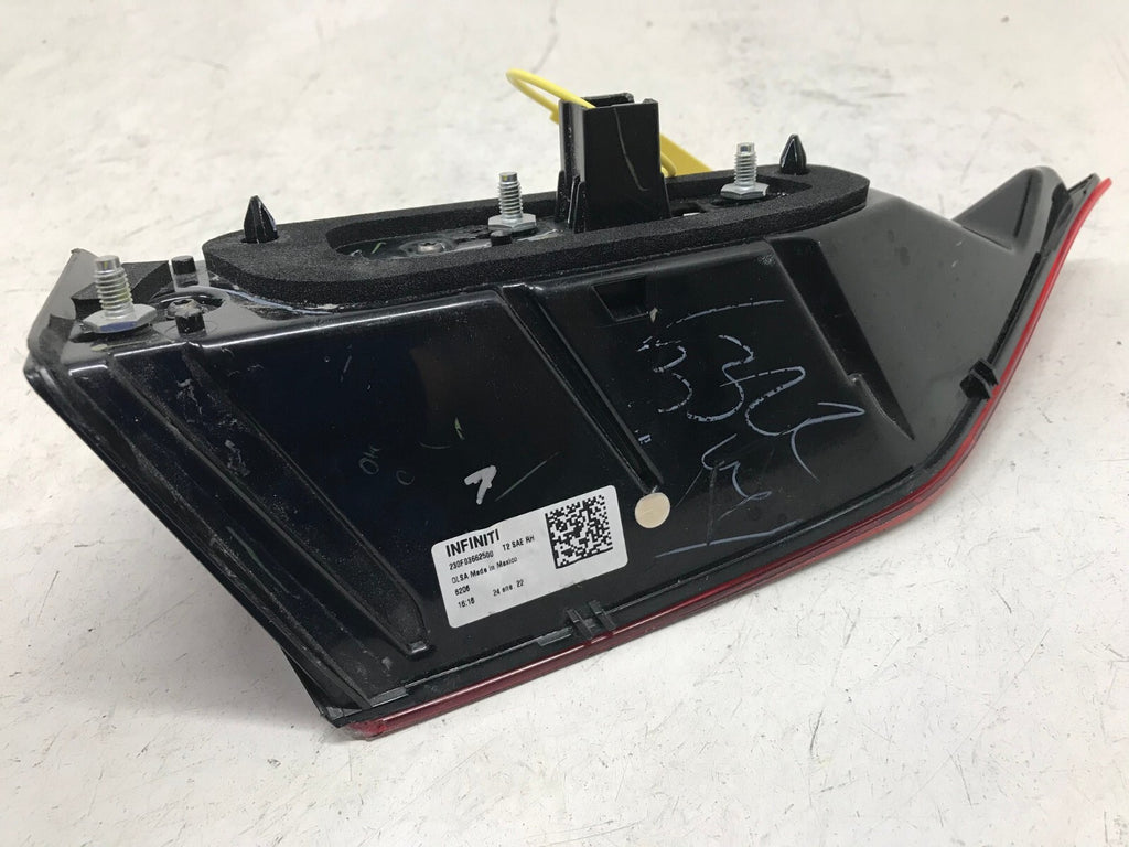 Tail light Damaged Passenger RH Right 2019 - 2023 Infiniti Qx50 265505NA1A OEM