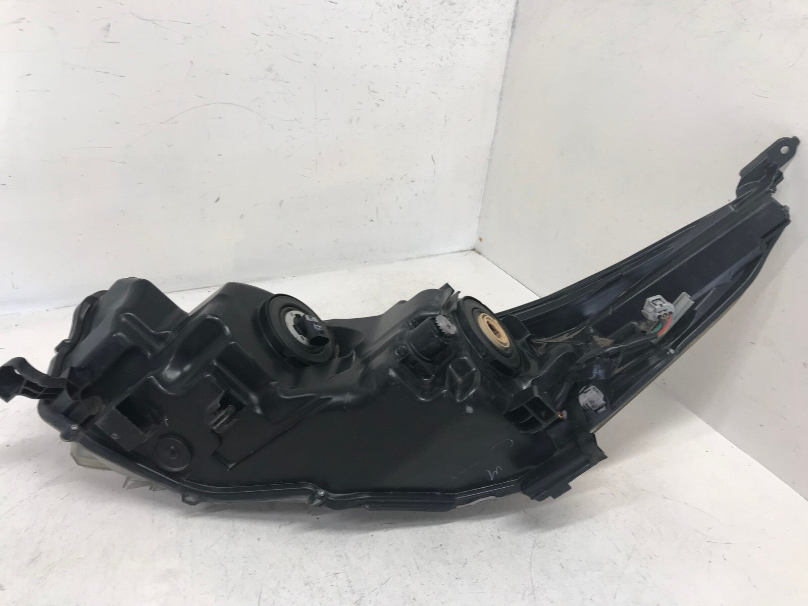 Headlight Damaged Right RH Toyota Highlander LE XLE 2014-2016 81110-0E250 OEM