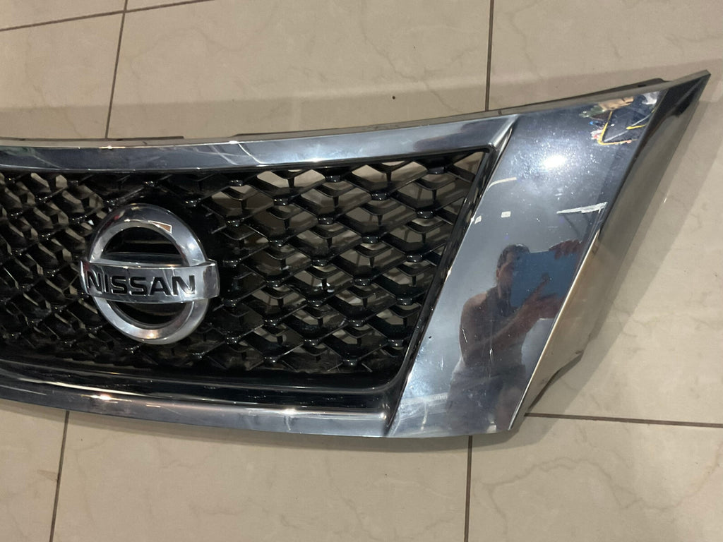 Grille Grill Black And Silver 2013 - 2017 Nissan Pathfinder 62310-3KNOB OEM