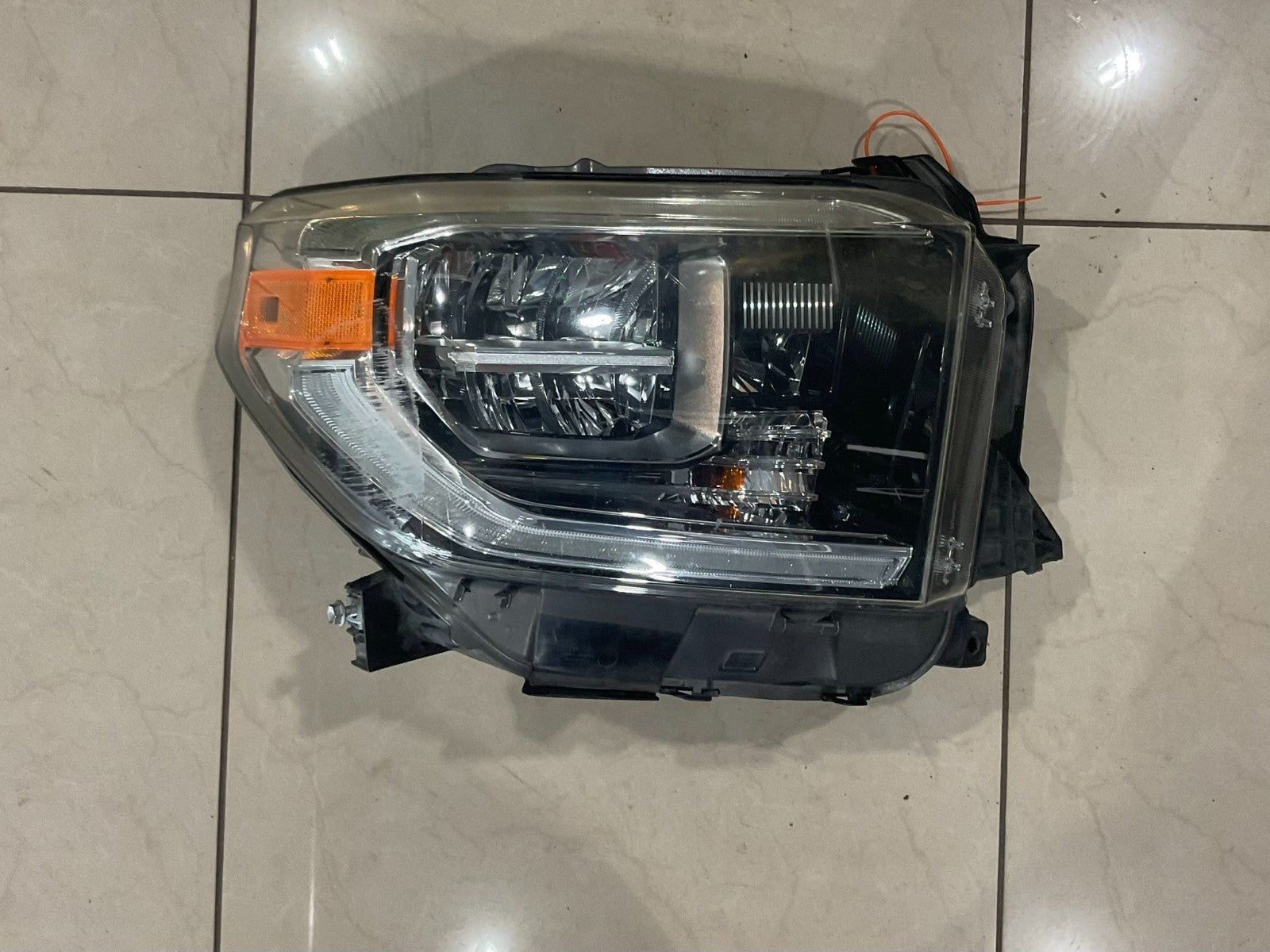 Headlight Right Passenger RH 2018 2021 Toyota Tundra CAPA