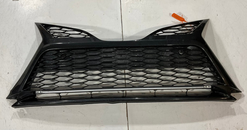 Grill Grille Black/Silver Trim 2021-2022 Toyota Camry SE XSE 53113-06160 OEM