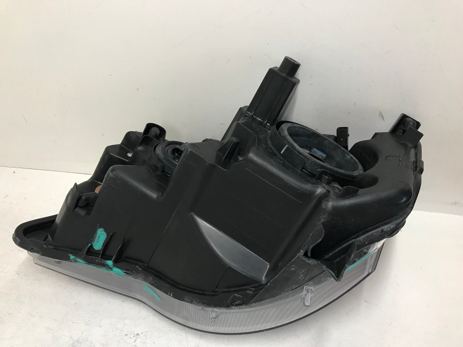 Halogen Headlight Damaged Passenger RH Grand Caravan Town & Country 14-20 OEM