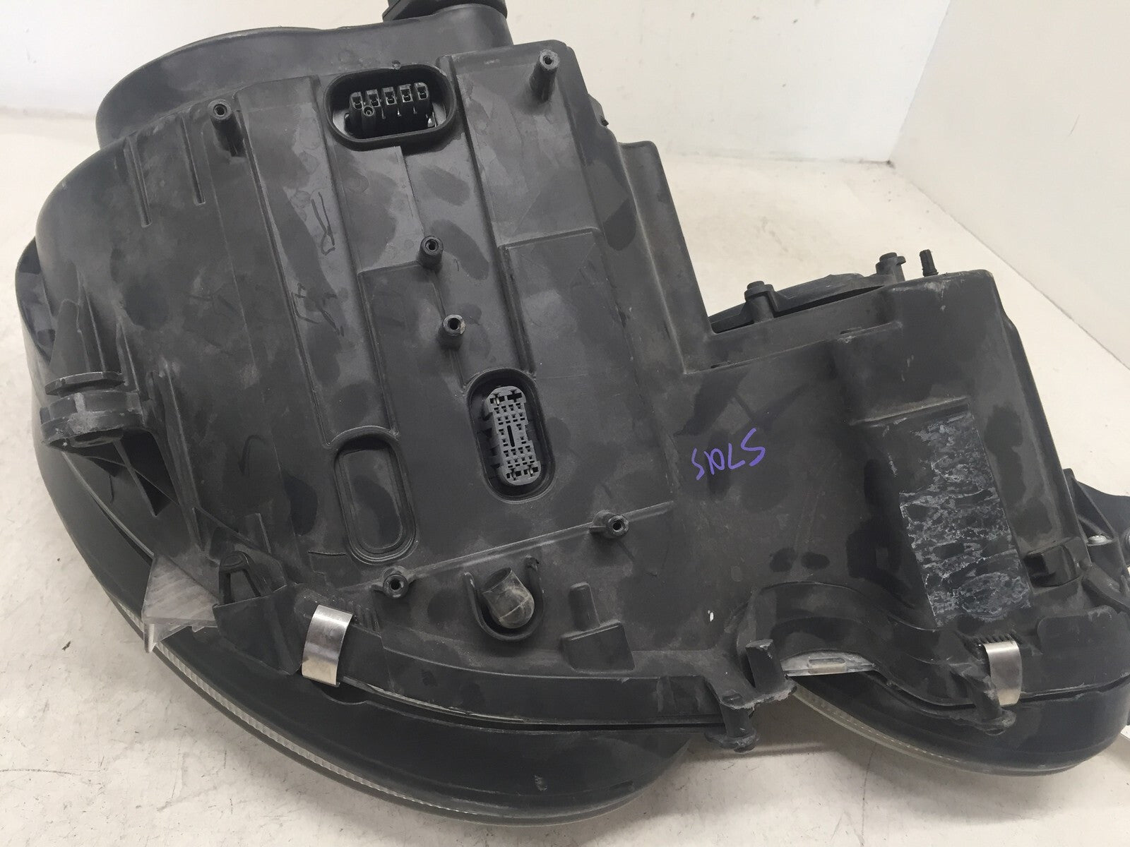 Headlight Damaged Driver Side LH 2003-2007 Mercedes Benz E320 2006-2007 E350 OEM