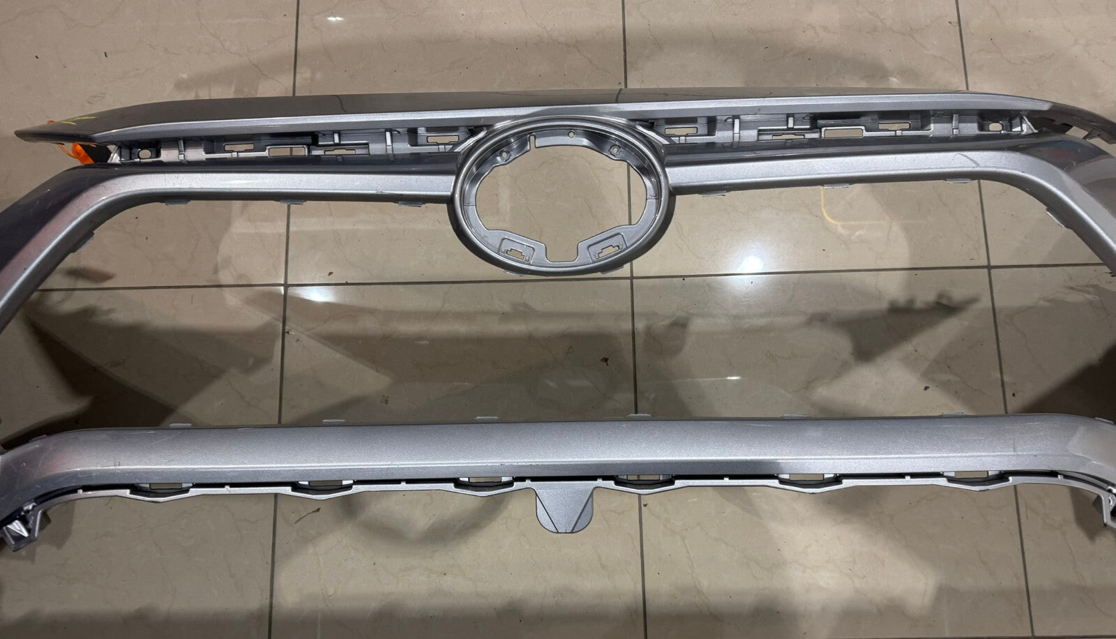 Front Bumper Cover Siver/1D6 Toyota RAV4 LE/XLE/Hybrid 2019-2021 52119-0R200 OEM