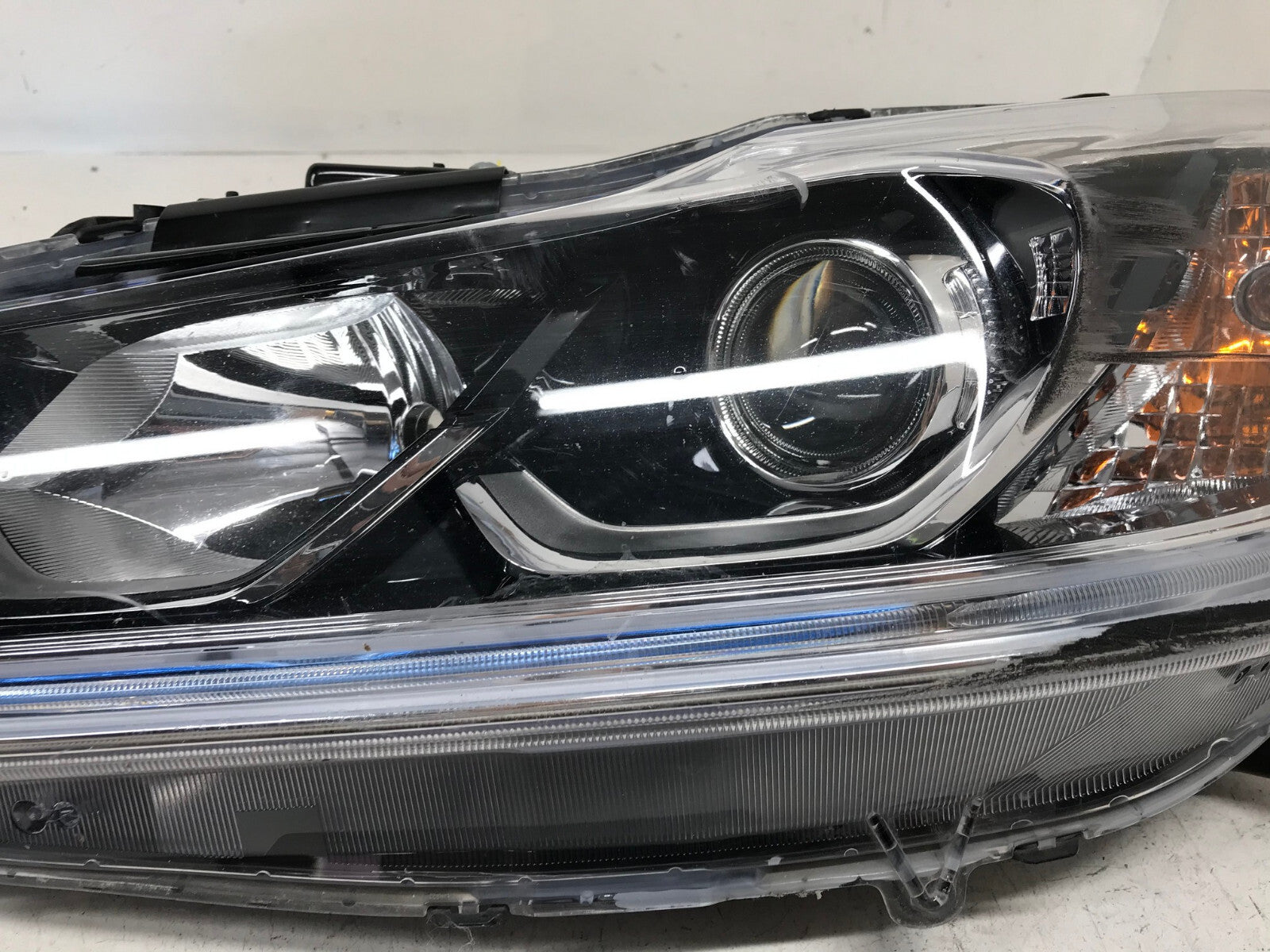 Headlight Damaged LH Driver Honda Accord LX Sedan 16-2017 33150T2AA61 OEM