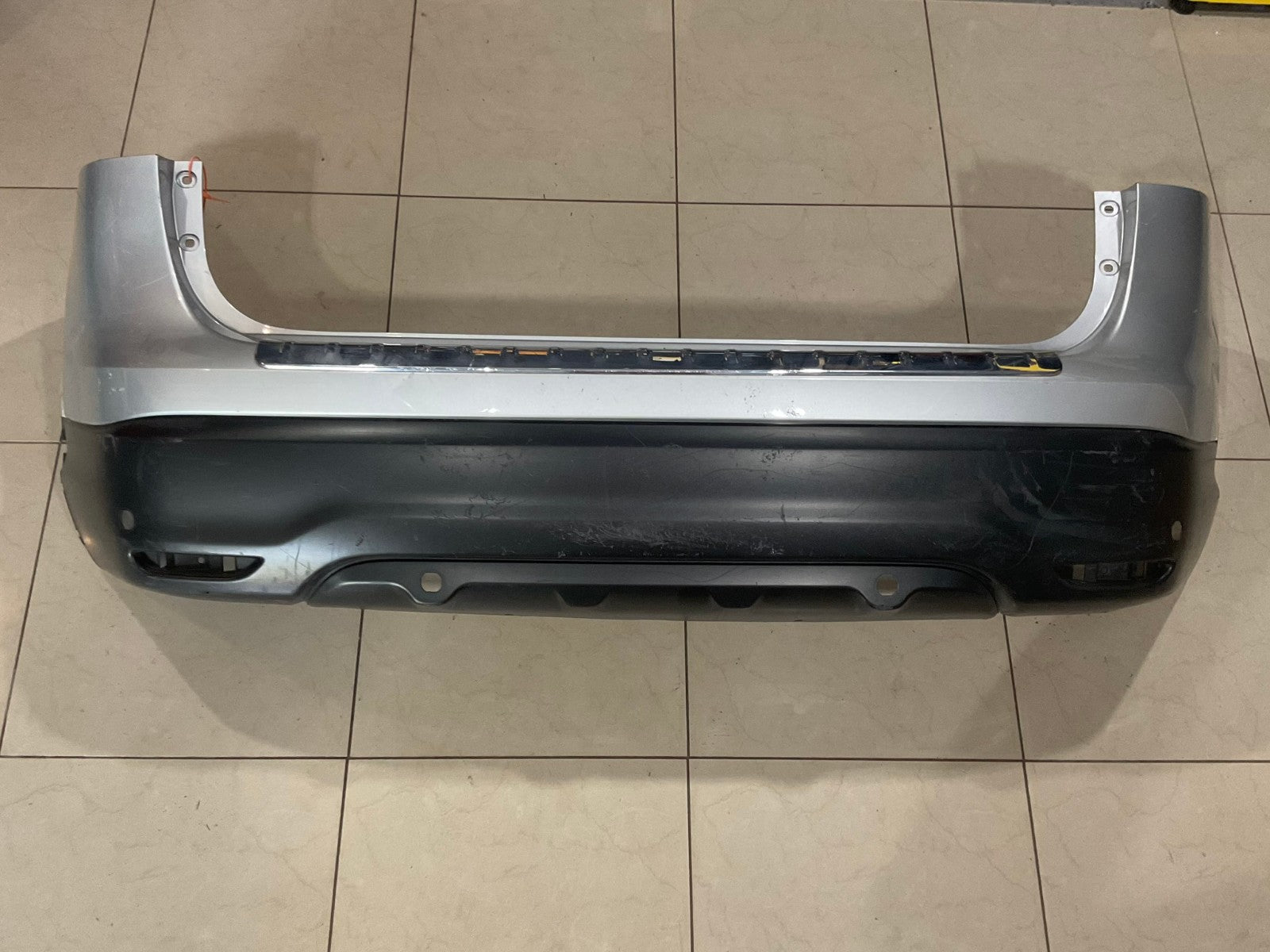 Rear Bumper Cover Silver Nissan Rogue Sport S SL SV 2017-2018 85022+6ma0h OEM