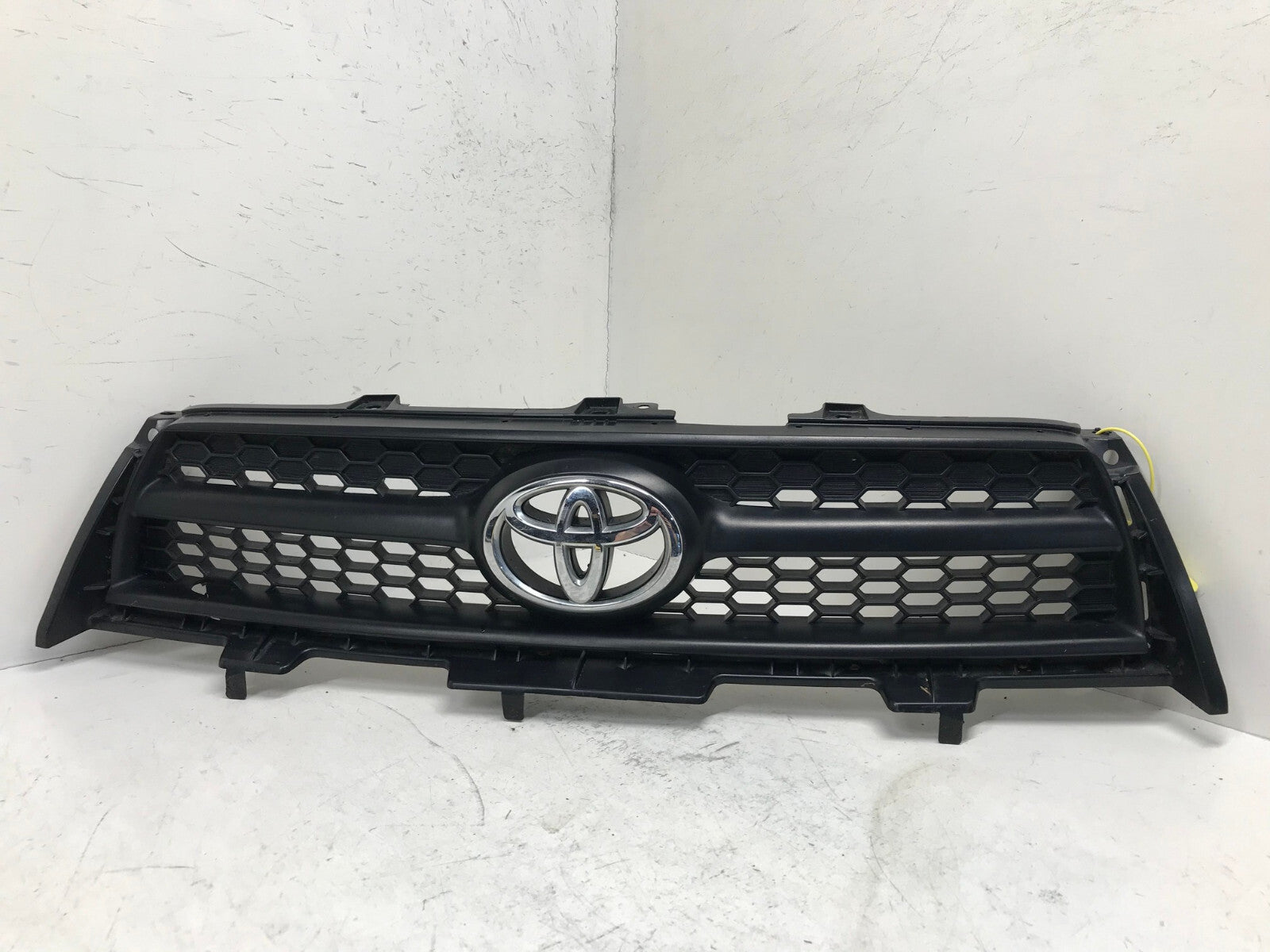 Grill Grille 2009-2012 Toyota Rav4 53111-0R010 OEM