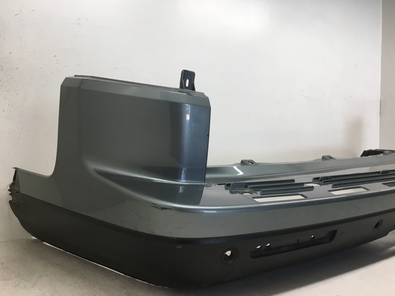 Rear Bumper Cover Land Rover LR3 HSE SE w/Sensor Holes 1BC 05-08 9H22-17D822 OEM