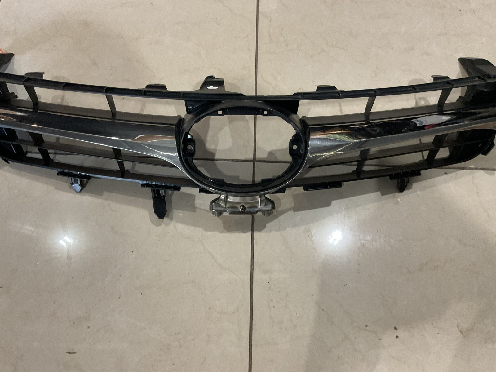 Grill Grille Silver/Black 2015 2016 2017 Toyota Camry CAPA