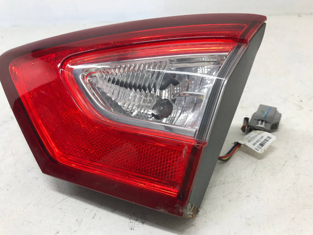 Tail light Damaged Right RH Passenger Ford Fusion 2013-2016 DS73-13A602-AD OEM