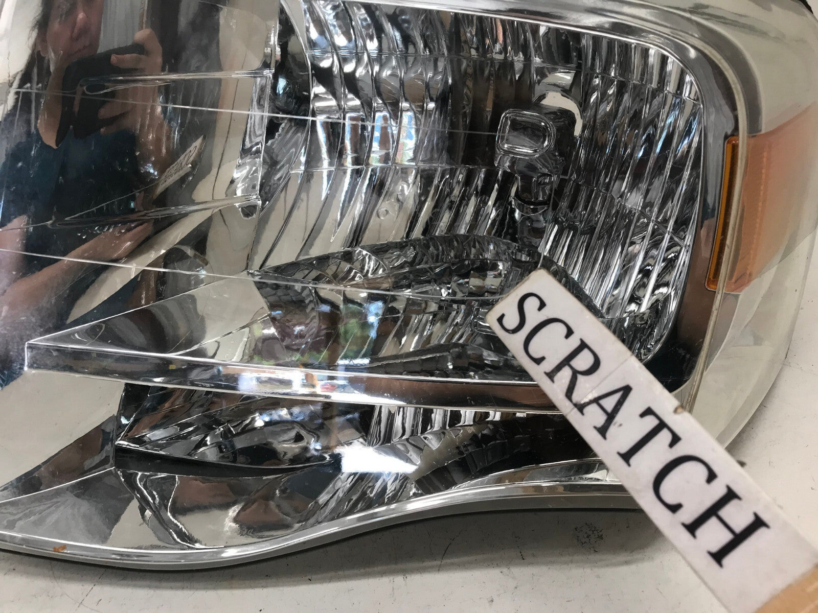 Corner Headlight Damaged Left Driver LH Ford Expedition 2007-2014 OEM