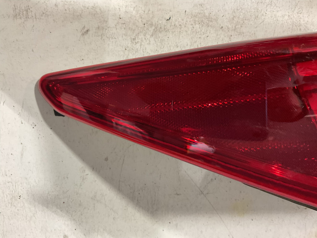 Tail light Damaged Right Passenger RH 11 - 14 Hyundai Sonata 92401-3Q OEM