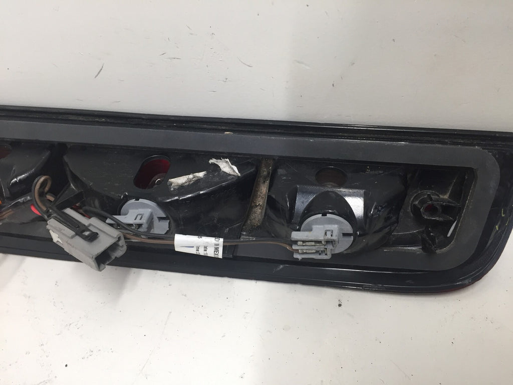 Tail Brake light Damaged GMC Sierra 2014 20979071 OEM