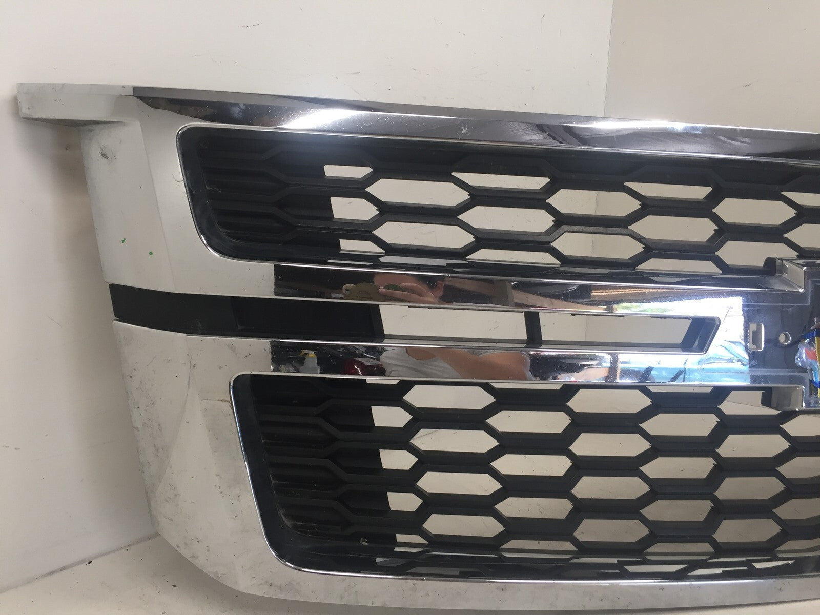 Grille Grill Chevy Suburban Tahoe 2015-2020 23440914 OEM