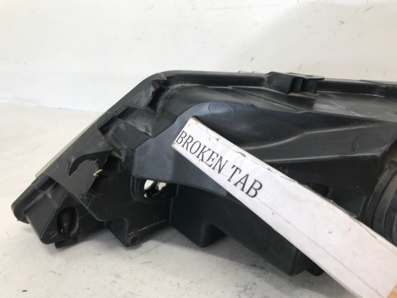 Headlight Damaged Passenger RH 2010 2011 2012 Ford Fusion 9E5Z13008A OEM