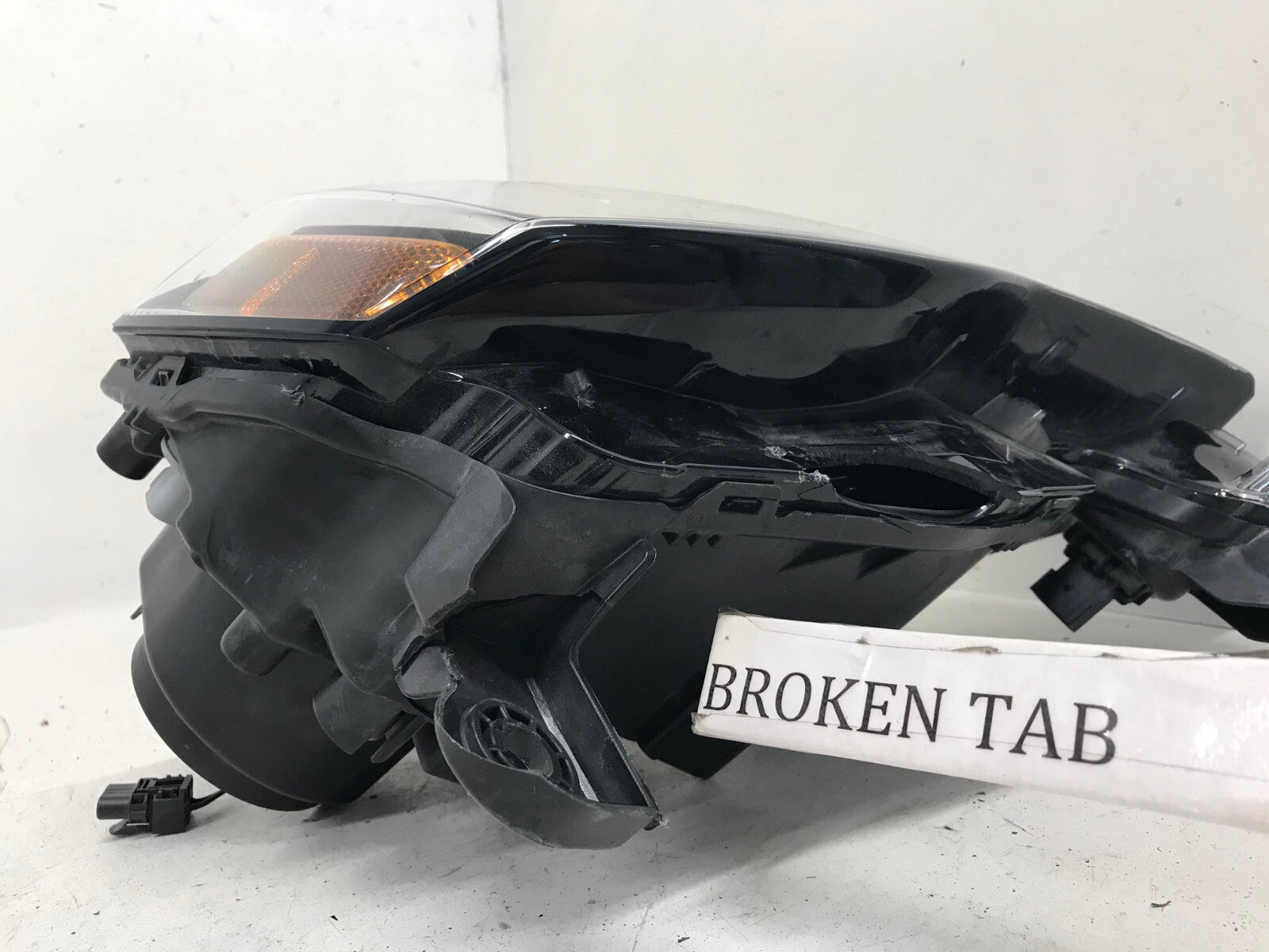 Headlight Damaged Passenger RH Jeep Grand Cherokee 2017-2020 68266646AE OEM
