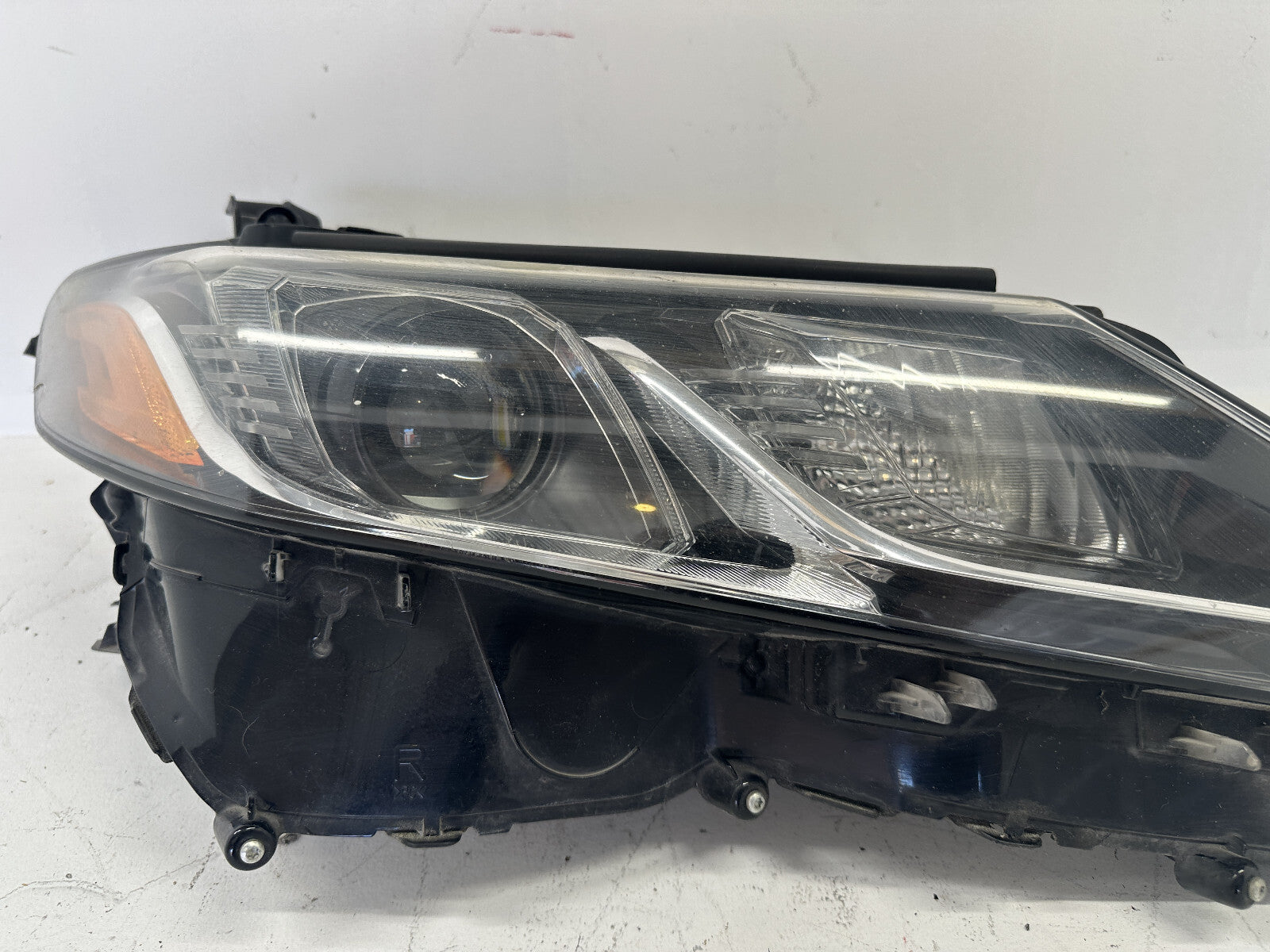 Headlight Damaged Right Passenger RH 2018 - 2021 Toyota Camry 81110-06C40 OEM