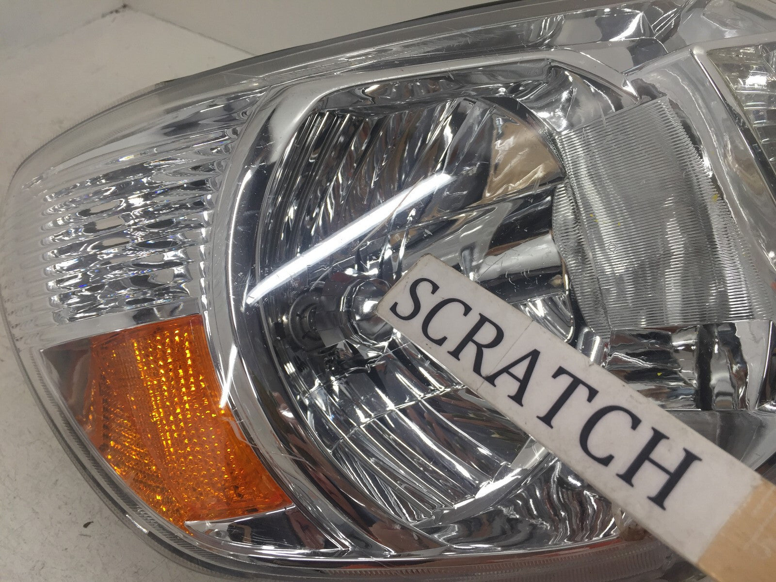 Headlight Damaged Headlamp Passenger RH Toyota Tacoma Pickup Truck 05-11 CAPA
