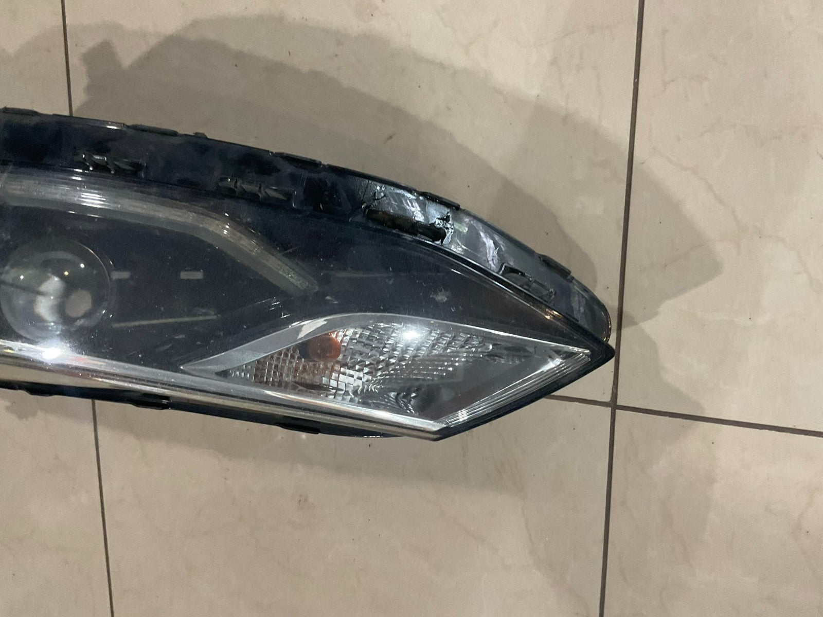 Headlight Left Driver LH 16-18 19 Chevy Cruze 84106694 OEM
