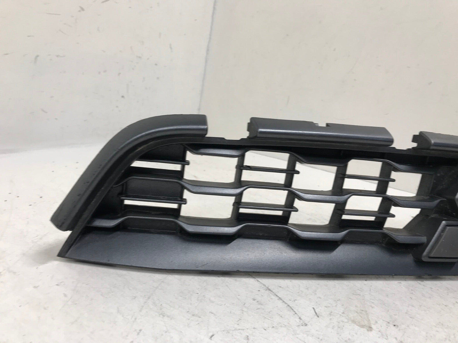 Grill Grille 2013-2015 Mitsubishi Outlander 6402A318 OEM
