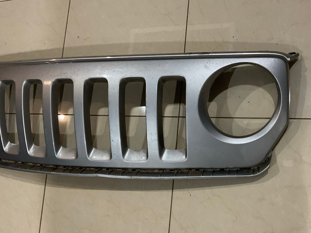 Grille Grill Grey 2011-2017 Jeep Patriot 11MK74-J-1100P OEM