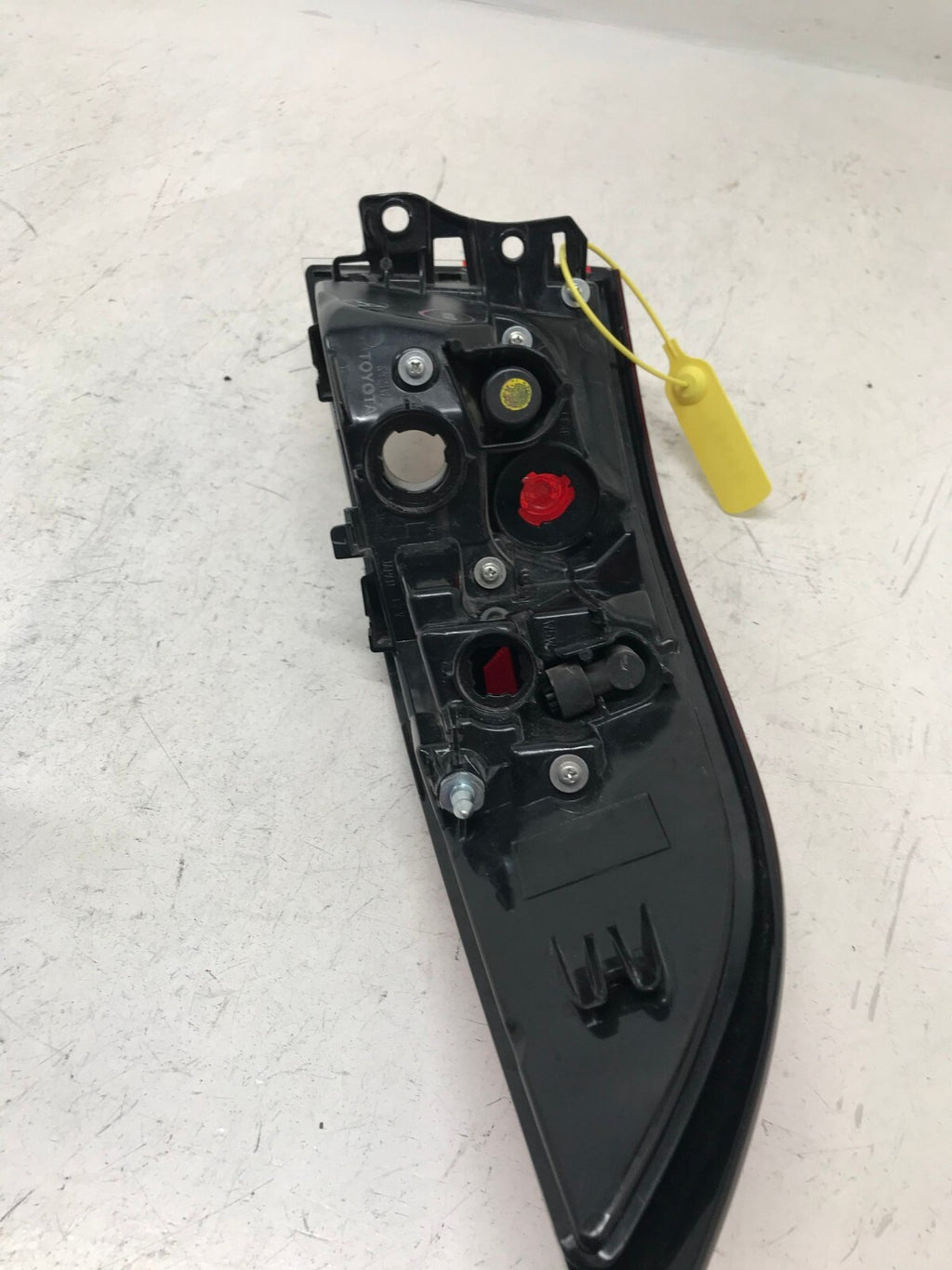 Tail light Damaged Driver LH Left 2020-2021 Toyota Corolla 8156112D10 OEM