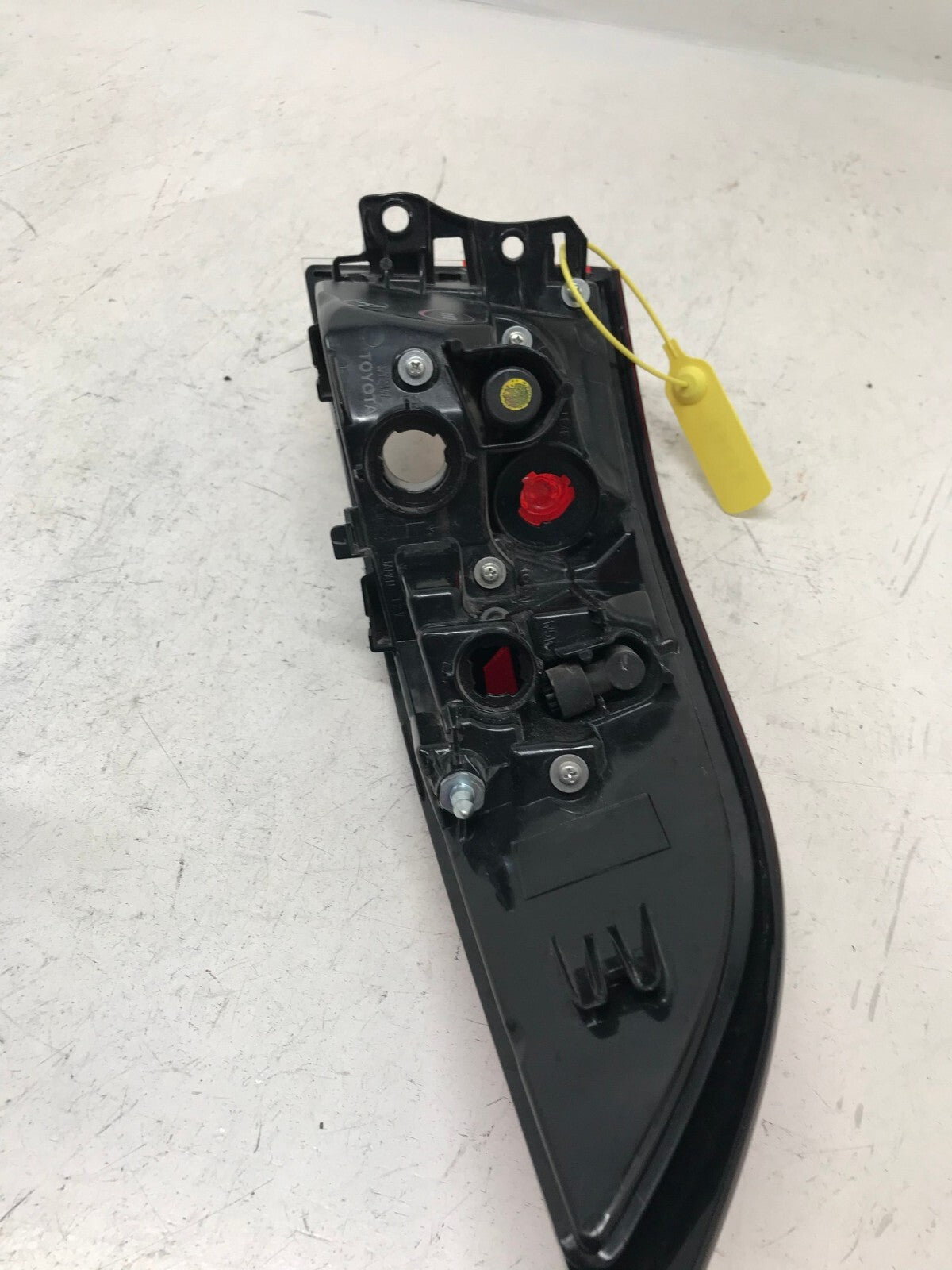 Tail light Damaged Driver LH Left 2020-2021 Toyota Corolla 8156112D10 OEM