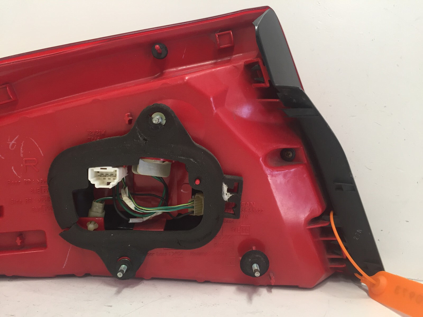 Taillight Damaged RH Right Passenger Infiniti G35 2003 2004 220-63622 OEM