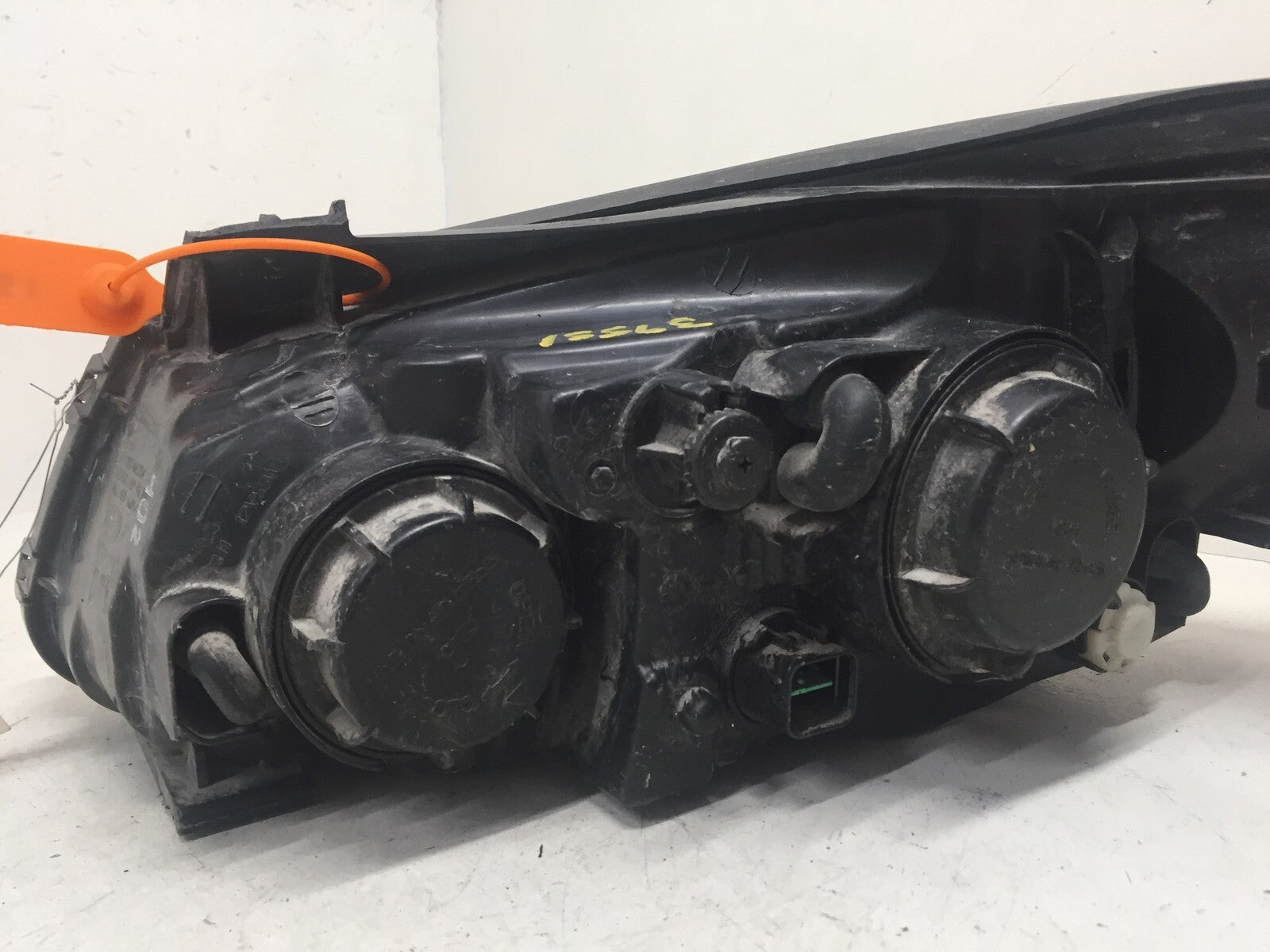 Headlight Damaged Right Passenger RH Hyundai Elantra 2010 921022H051 OEM