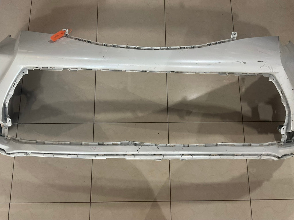 Front Bumper Cover White Toyota Sienna Silver 2020 2021 2022 52119+08100 OEM