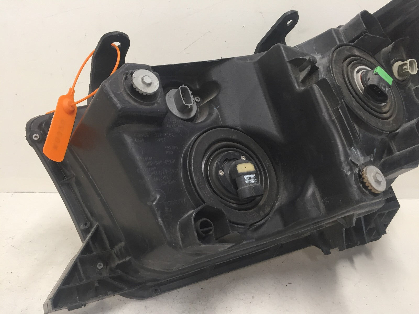 Headlight Damaged Halogen Passenger RH Toyota Sequoia Tundra 2008-2013 OEM2