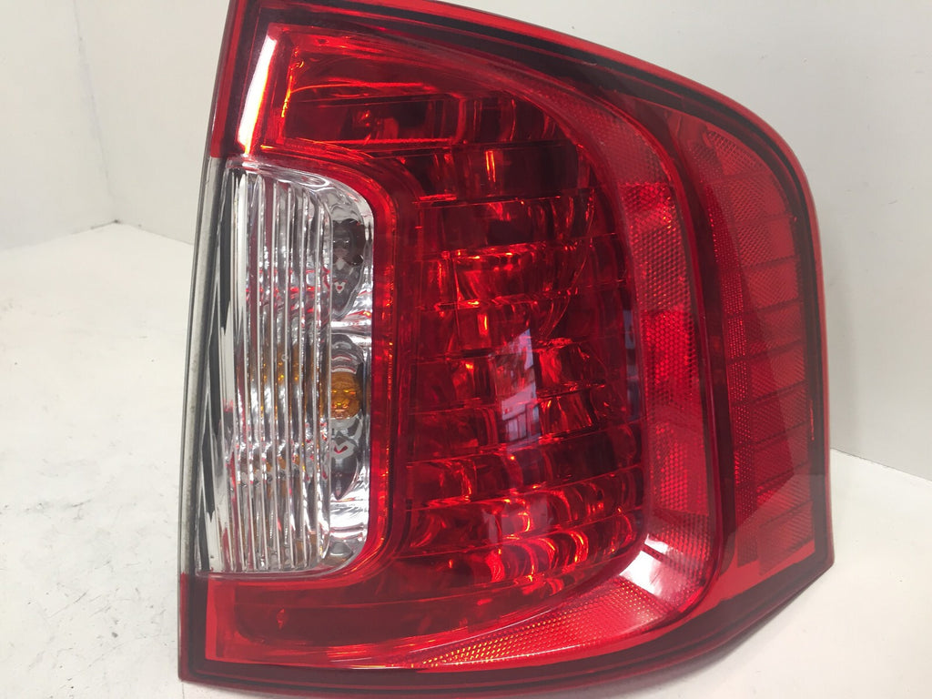 Halogen Tail light Damaged Passenger RH Ford Edge 2011-2014 BT43-13B504-AE OEM