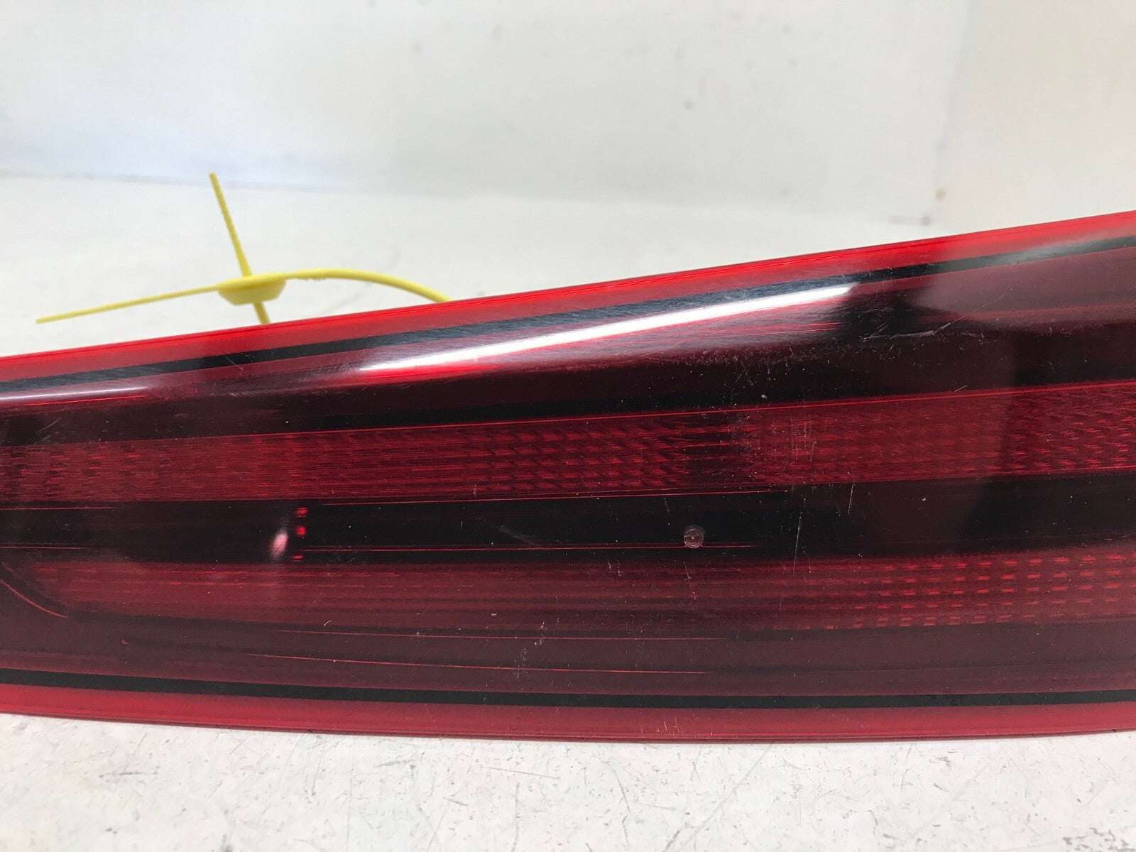 Tail light Damaged RH Passenger 2019-2020 Hyundai Elantra 92404-F3500 OEM
