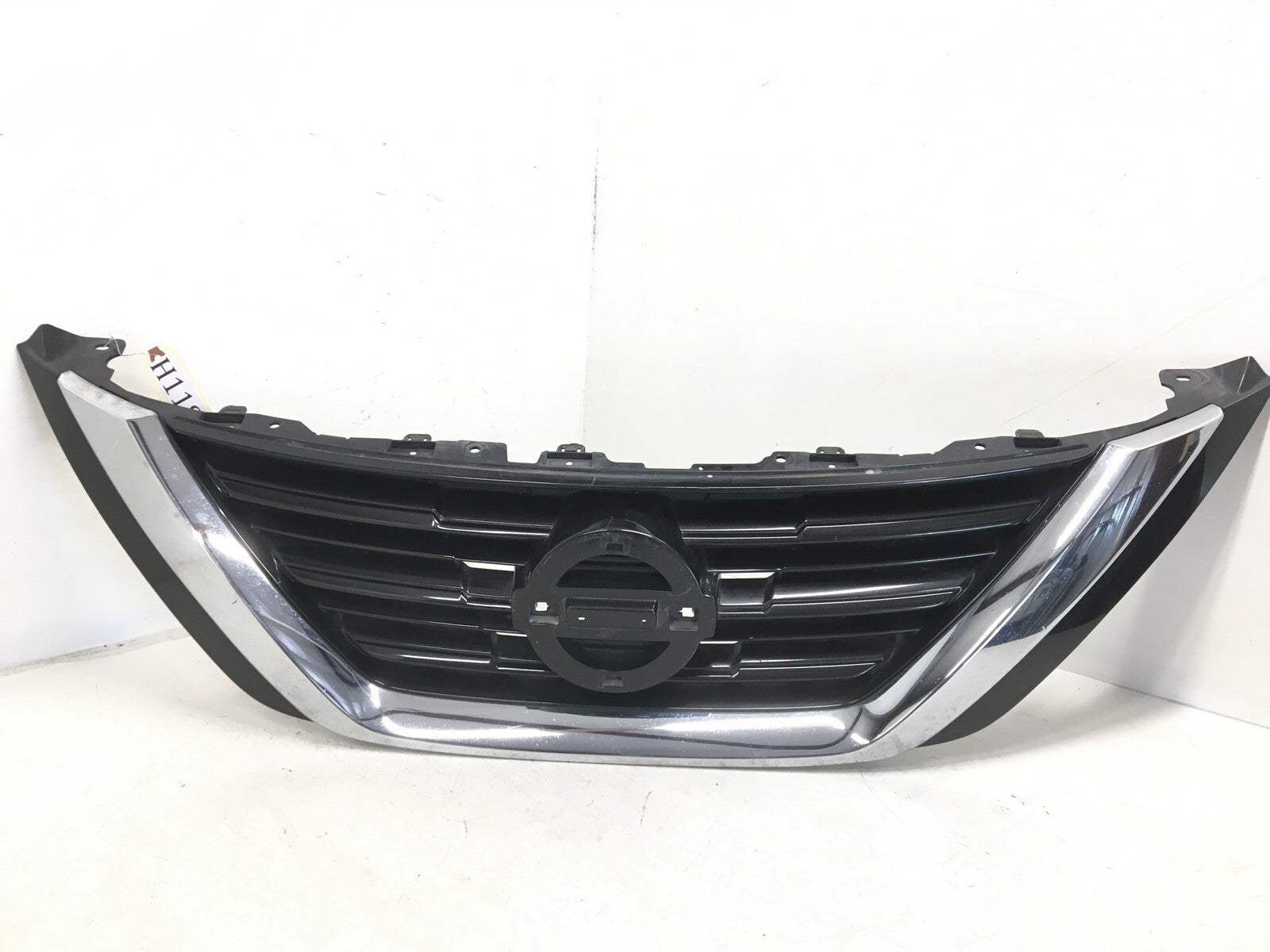 Grille Grill Nissan Altima 2016-2018 62310-9HS1A OEM
