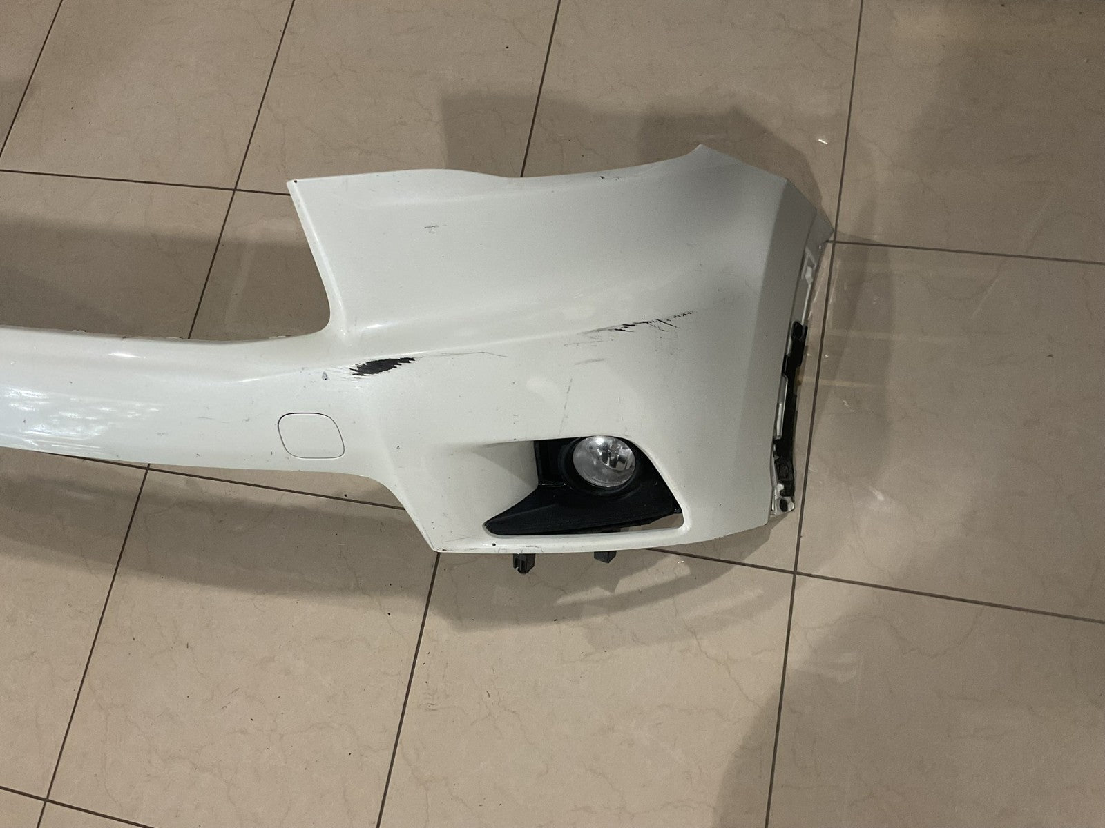 Front Bumper Cover White Toyota Highlander LE Hybrid 14-16 52119+0E220 OEM