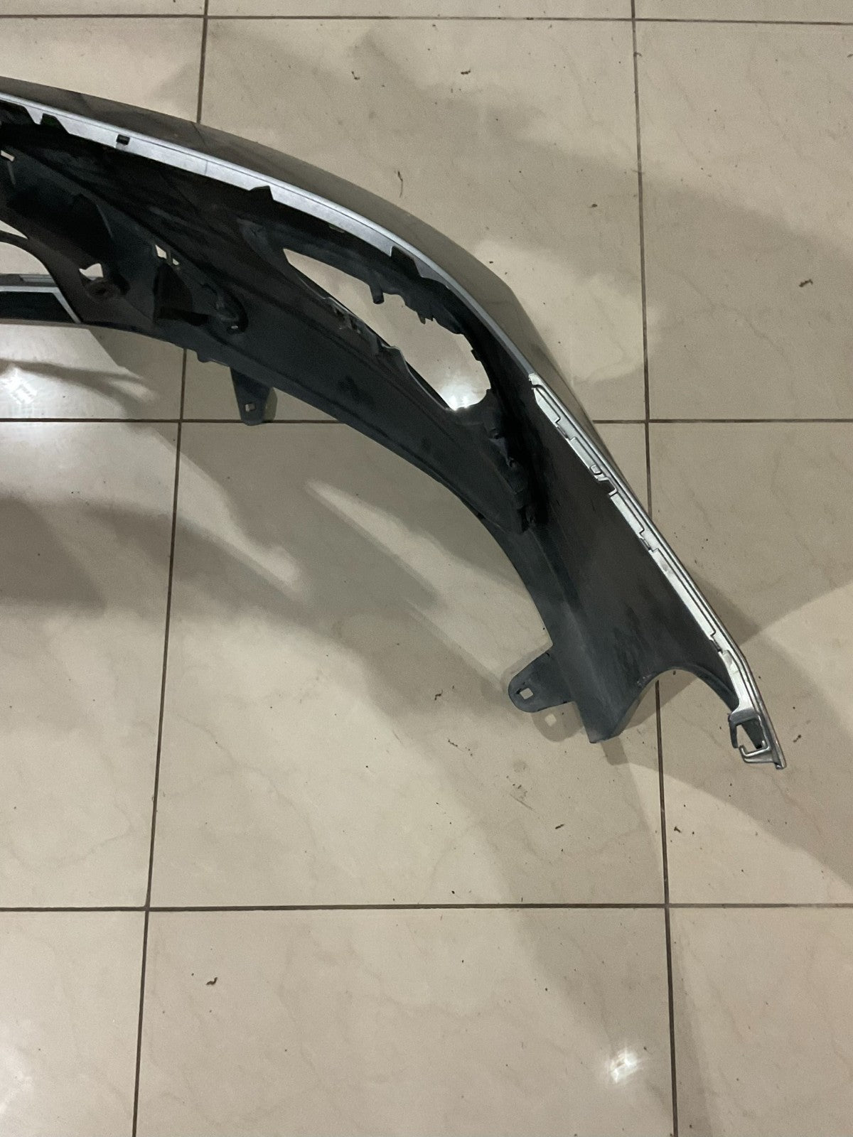 Front Bumper Cover Silver 2016-2018 Lexus ES350/ES300h Base 52119+06d20 OEM