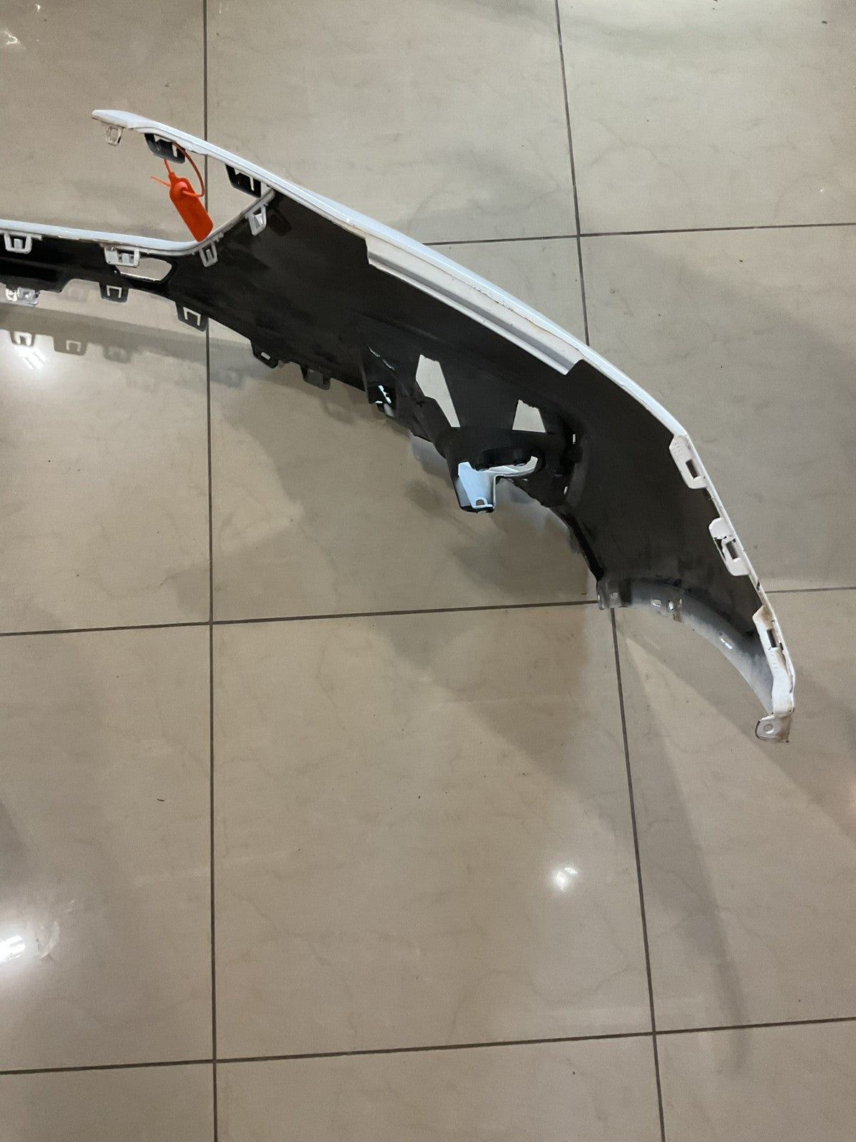 Front Bumper Cover White 2018-2021 Chevrolet Traverse 23234804 OEM