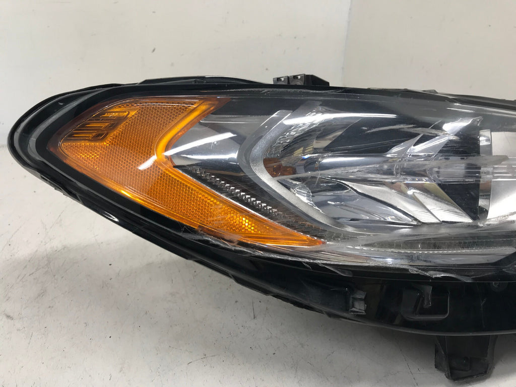 Halogen Headlight Damaged Passenger RH Ford Fusion 2017-2020 HS73-13W029-CJ OEM