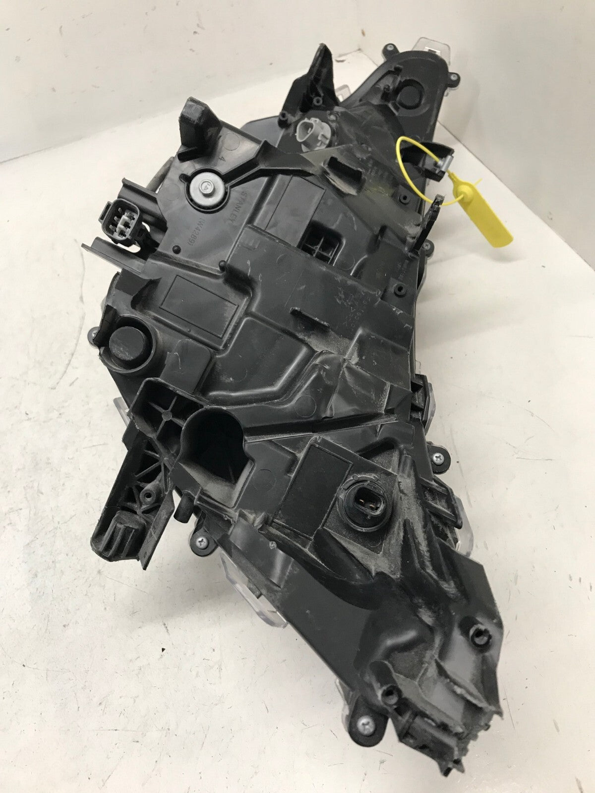 Headlight Damaged Passenger RH Right 2019 2020 2021 RAV4 81130-42812 OEM