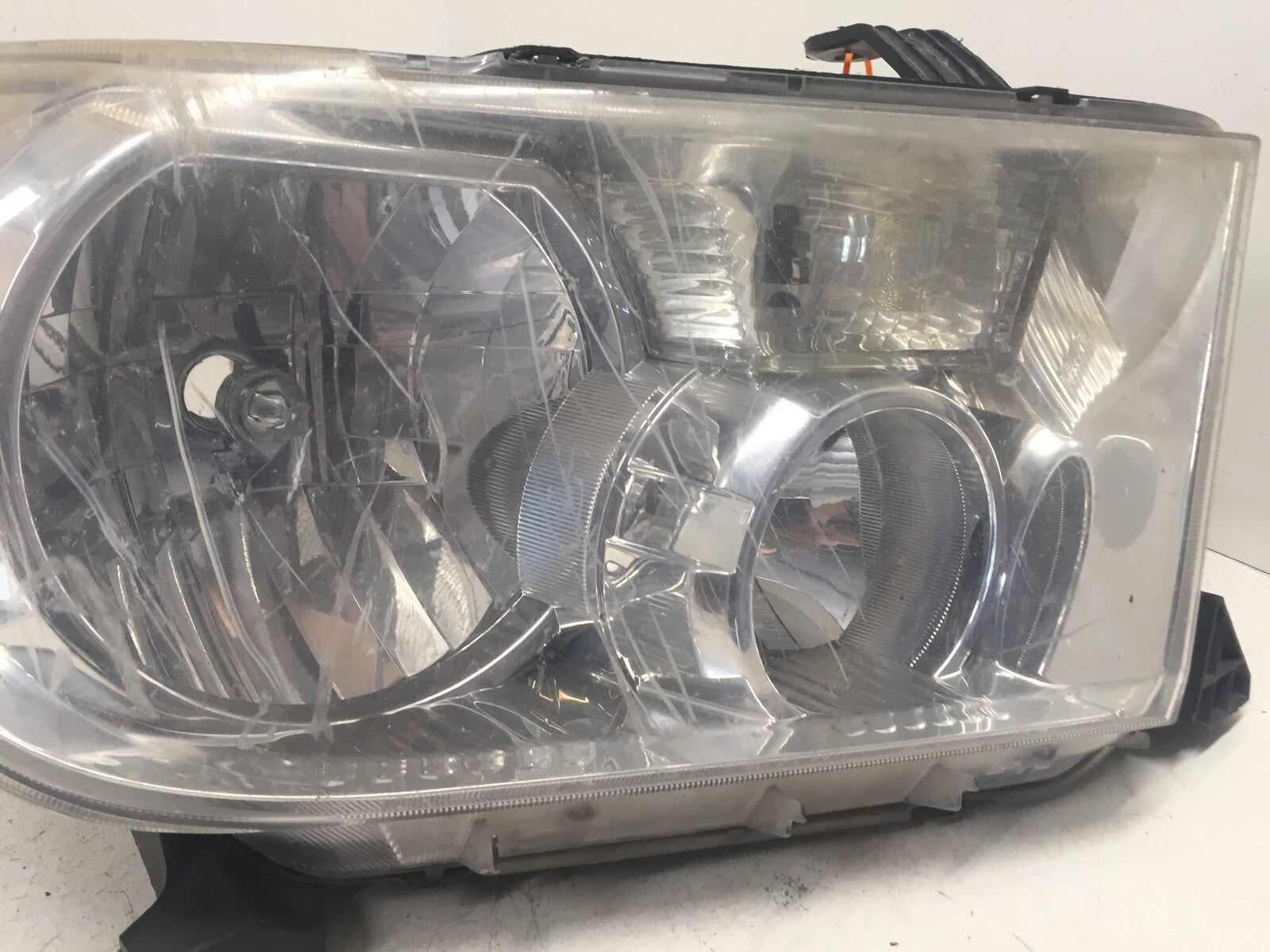 Halogen Headlight Damaged Right Passenger RH Toyota Sequoia Tundra 2008-2013 OEM