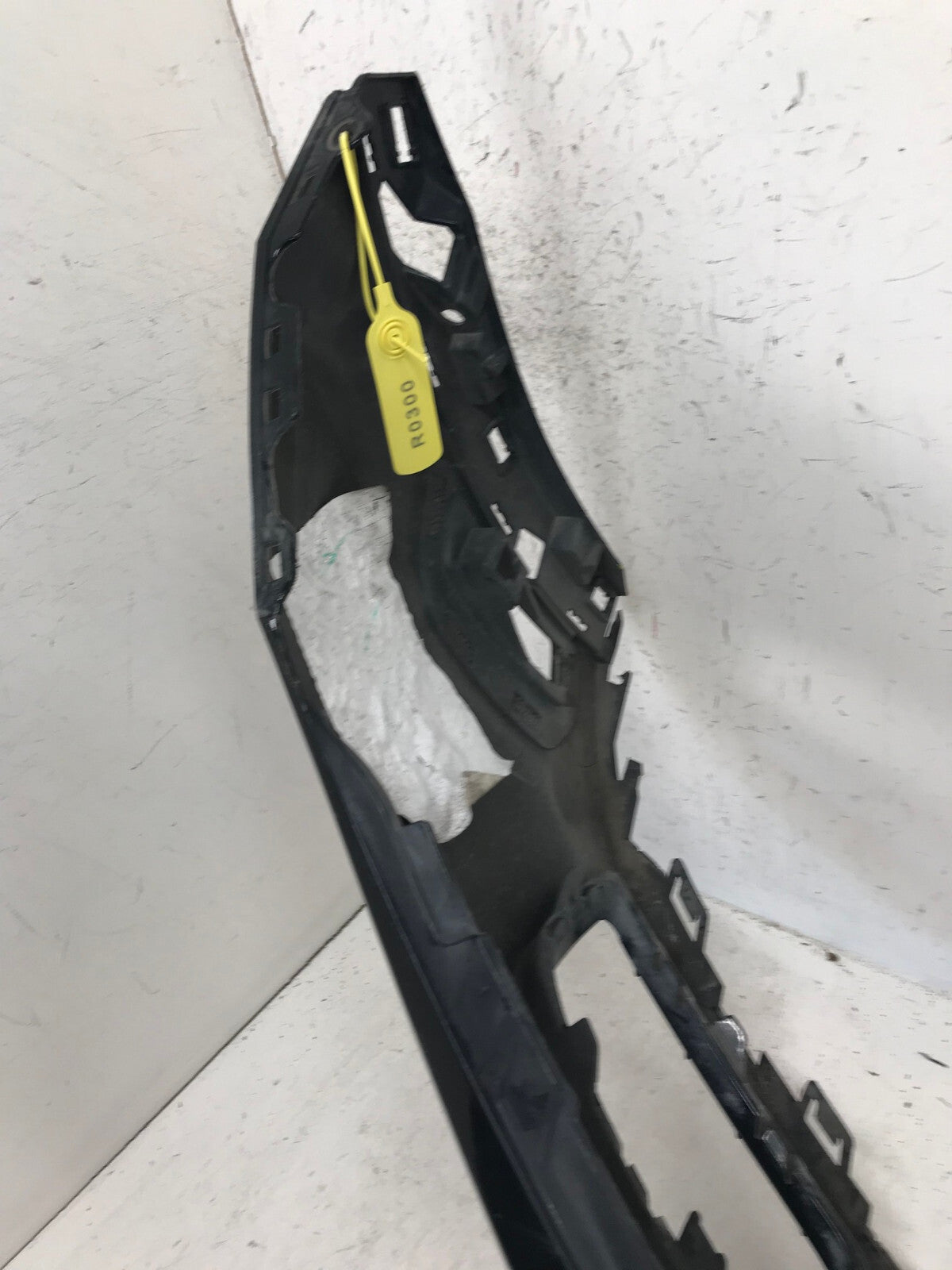 Front Upper Bumper Cover Black Volkswagen Tiguan S/SE/SEL/Pr 18 19 5NN807221 OEM