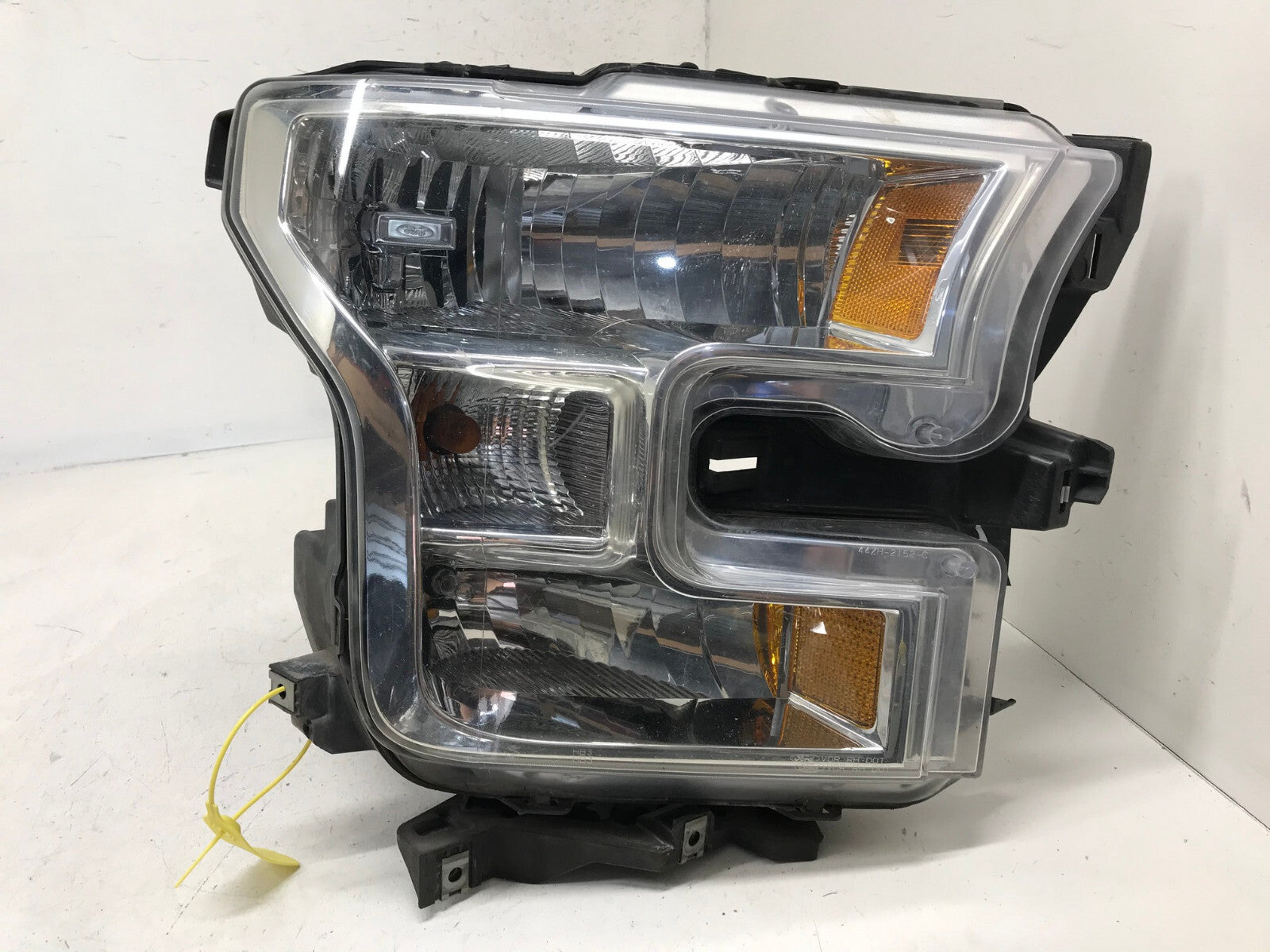 Headlight Damaged Passenger Right RH Ford F150 2015 2016 2017 FL34-13005-AT OEM