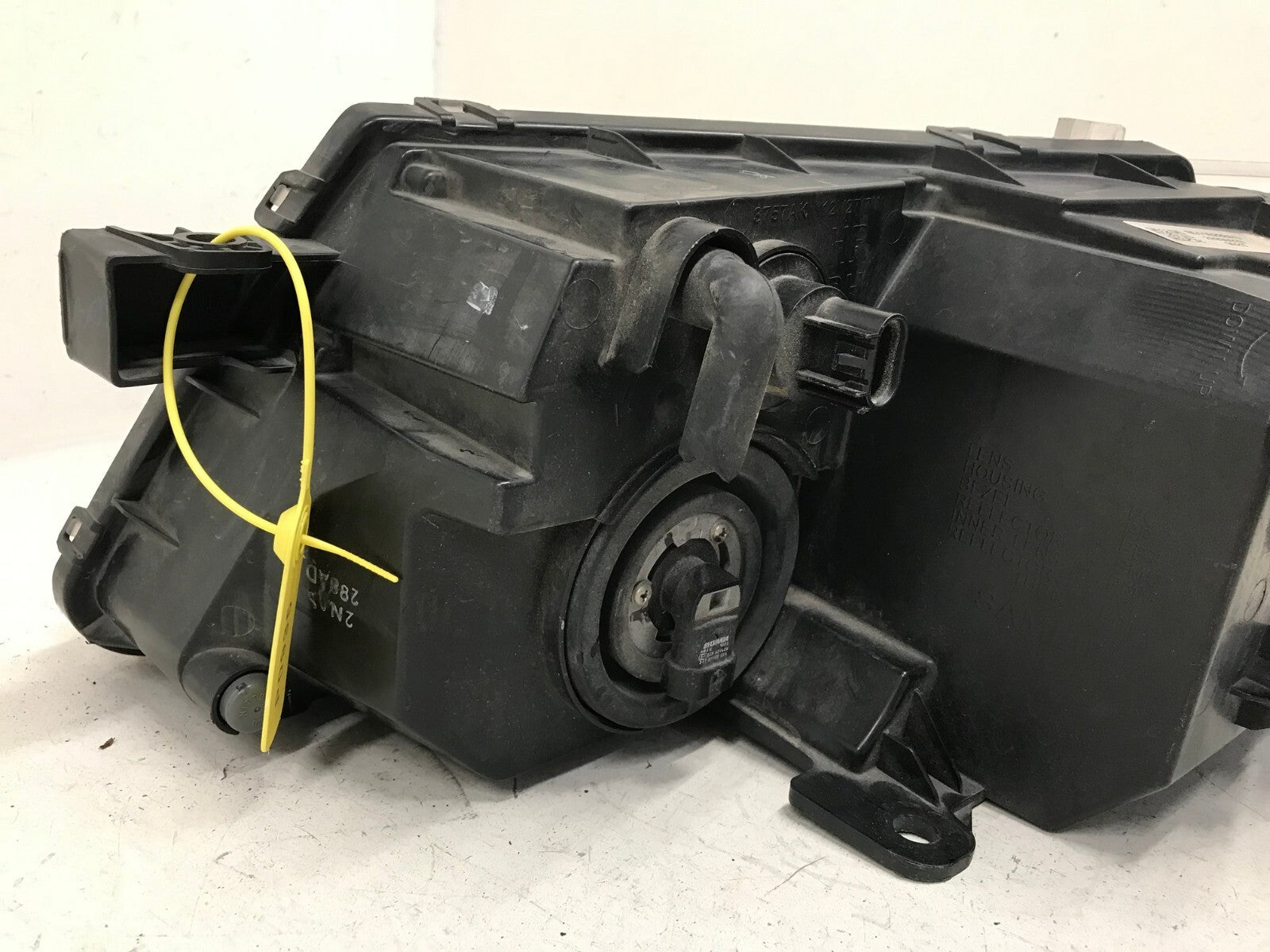 Headlight Damaged Right passenger RH Dodge Journey 2009-2022 05116288AD OEM