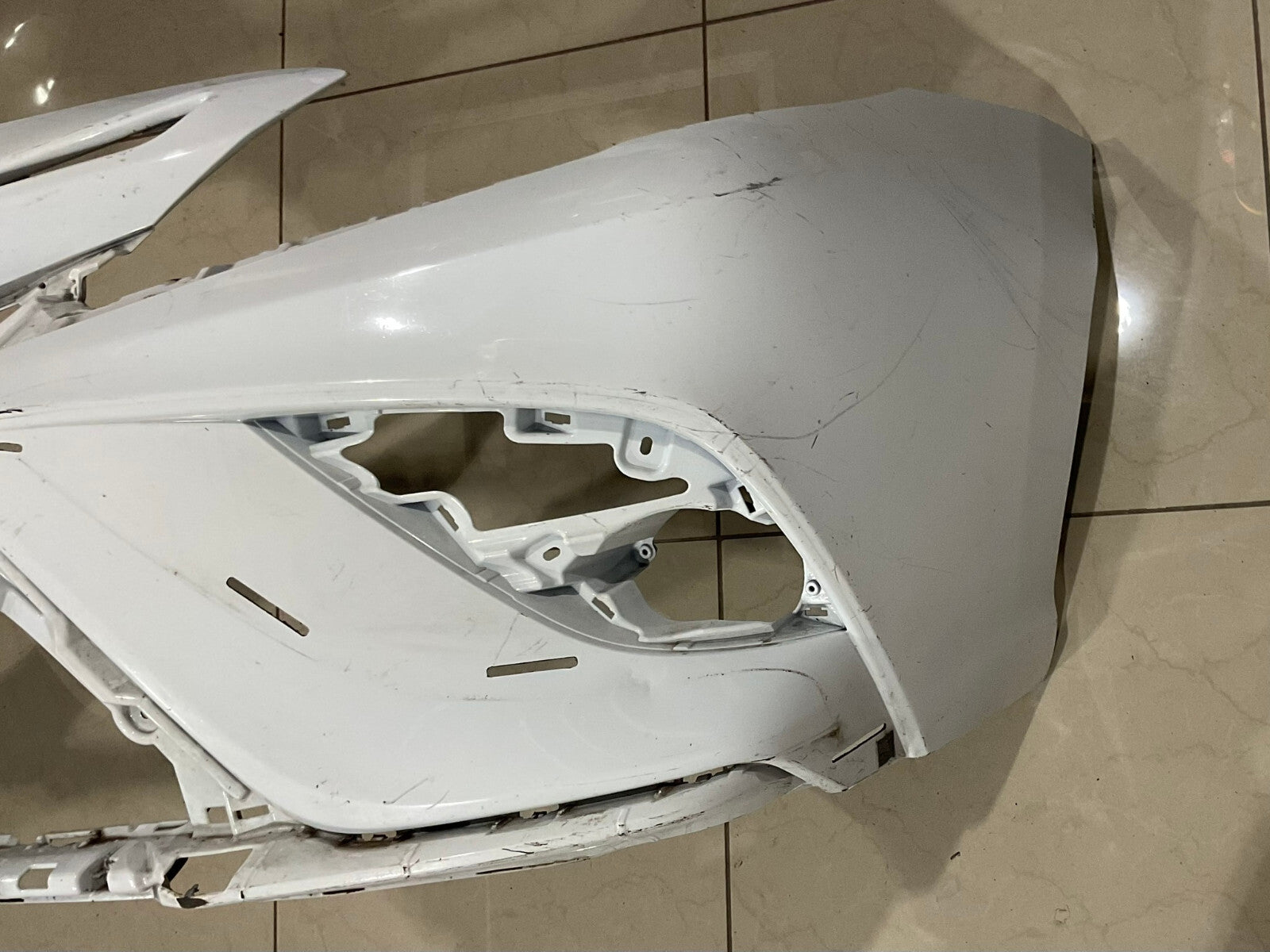 Front Bumper Cover White Toyota Camry SE XSE 2018 2019 52119-06e20 OEM