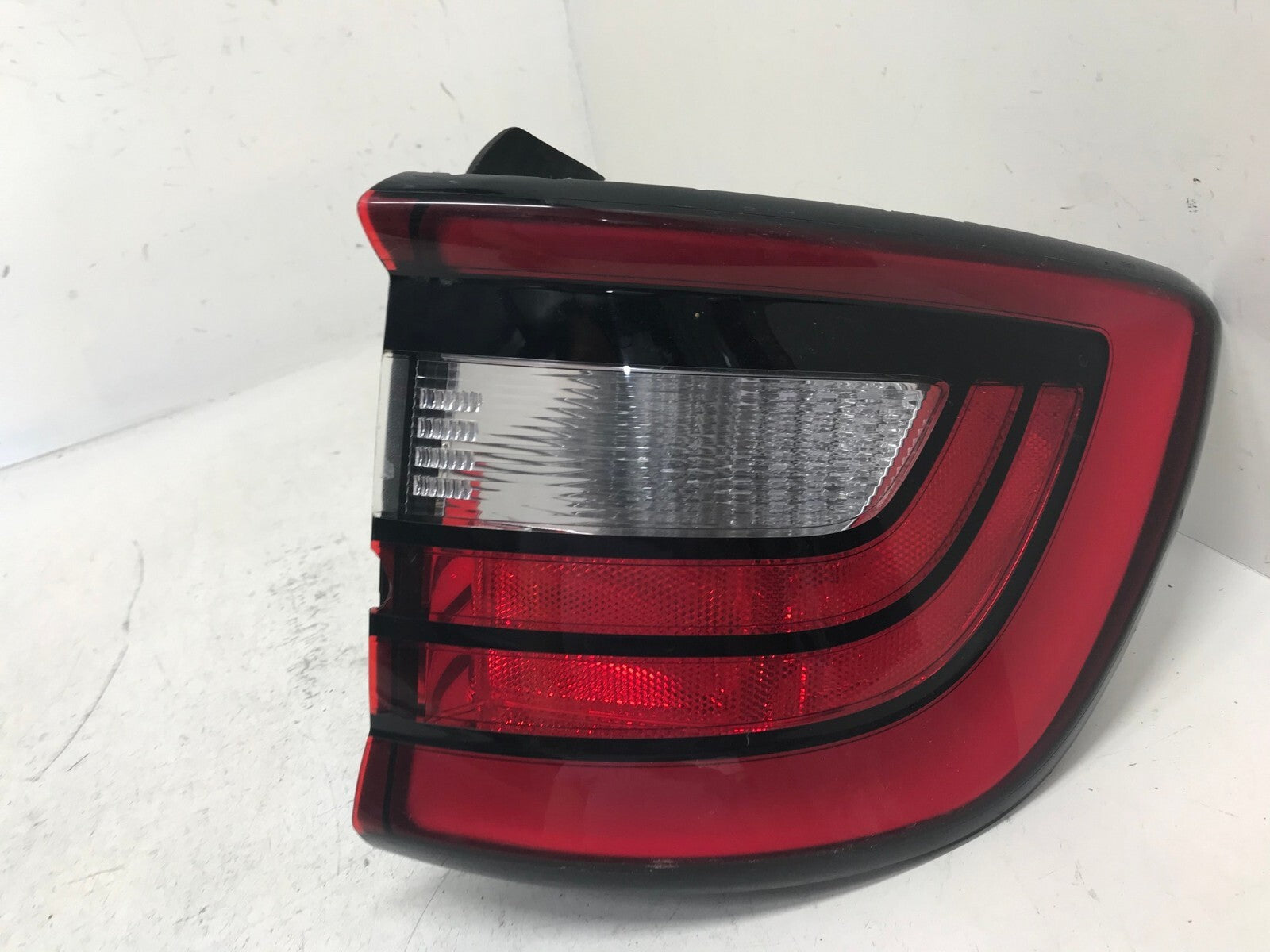 Tail light Damaged Right passenger RH 2014-2022 Dodge Durango 68272126AA OEM