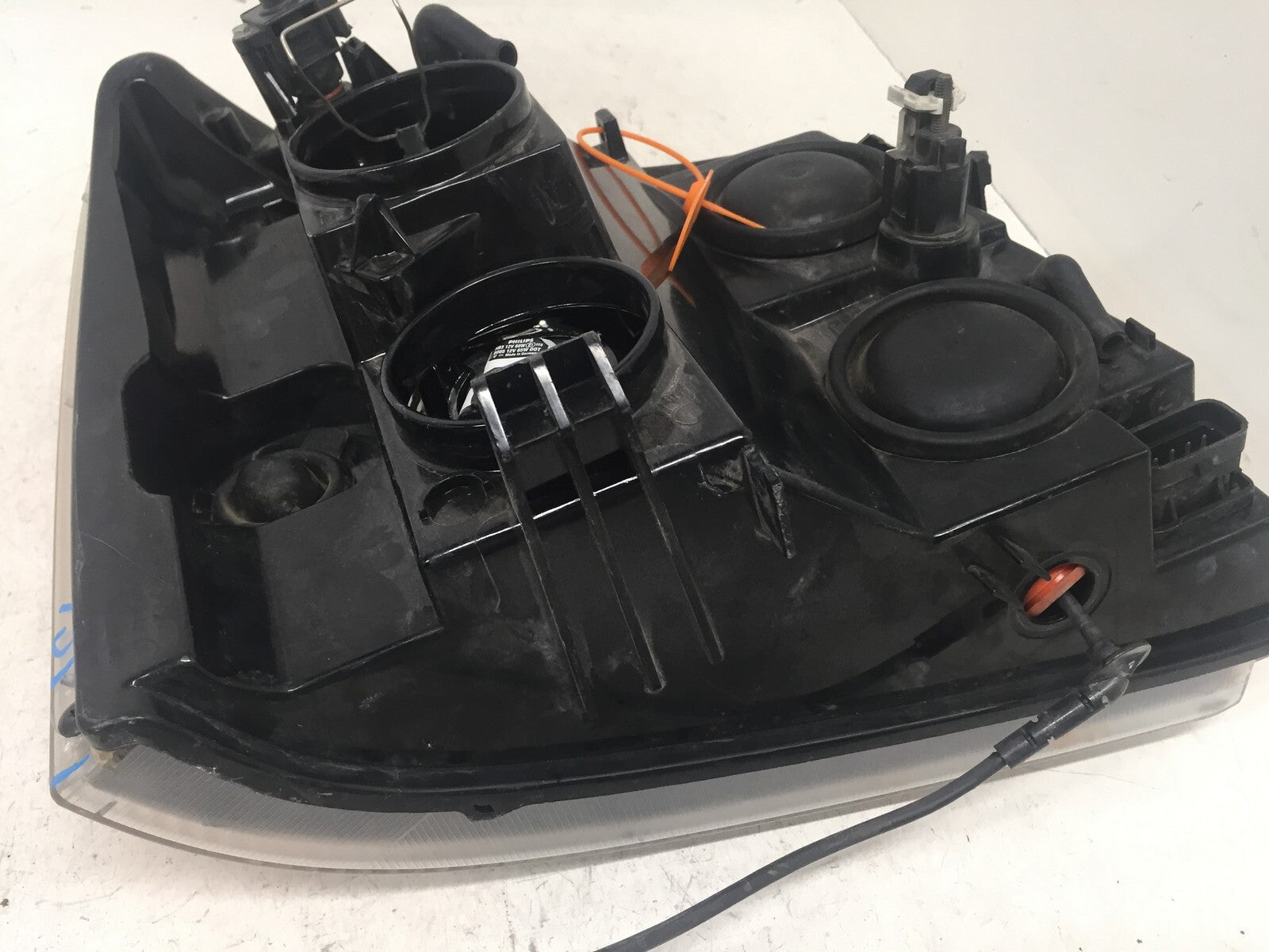 Headlight Damaged Driver Left LH Cadillac Escalade EXT 2003-2006 21995477 OEM